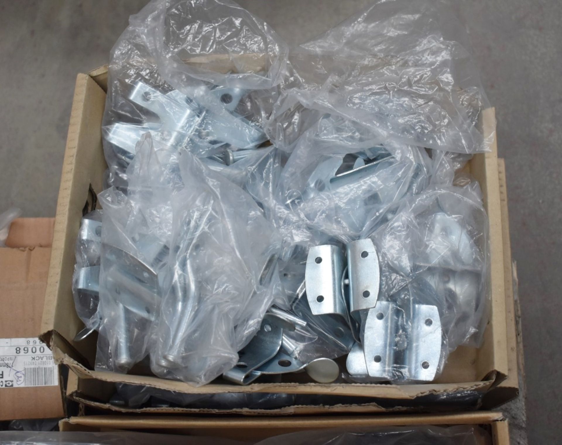 1 x Assorted Ironmongery Pallet Lot - Features Heavy Duty T Gates Hinges, Latches, Locks, Spring - Image 31 of 31