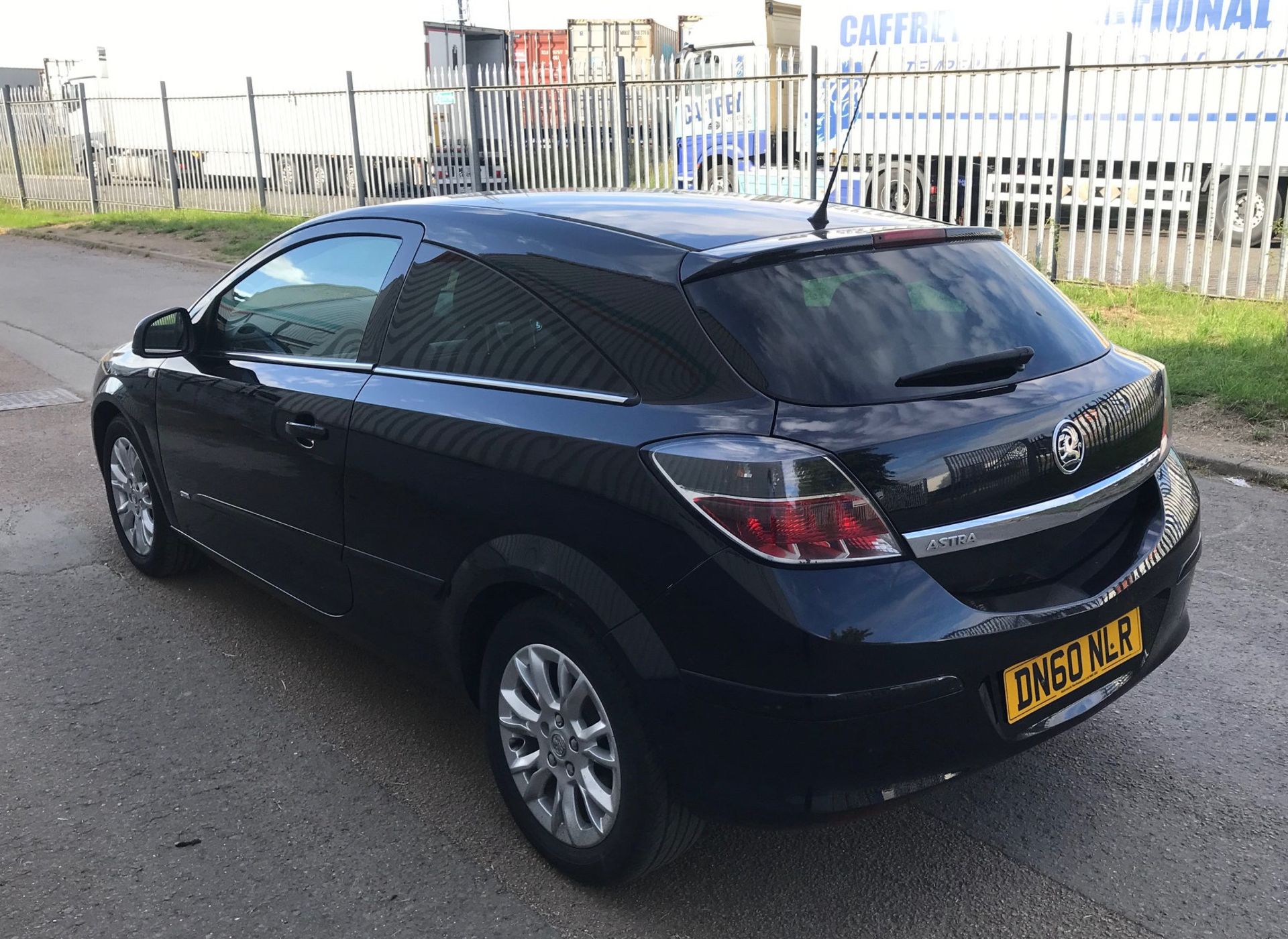 2010 Vauxhall Astra 1.4 SRi 5 Dr Hatchback - CL505 - NO VAT ON THE HAMMER - Location: - Image 4 of 12