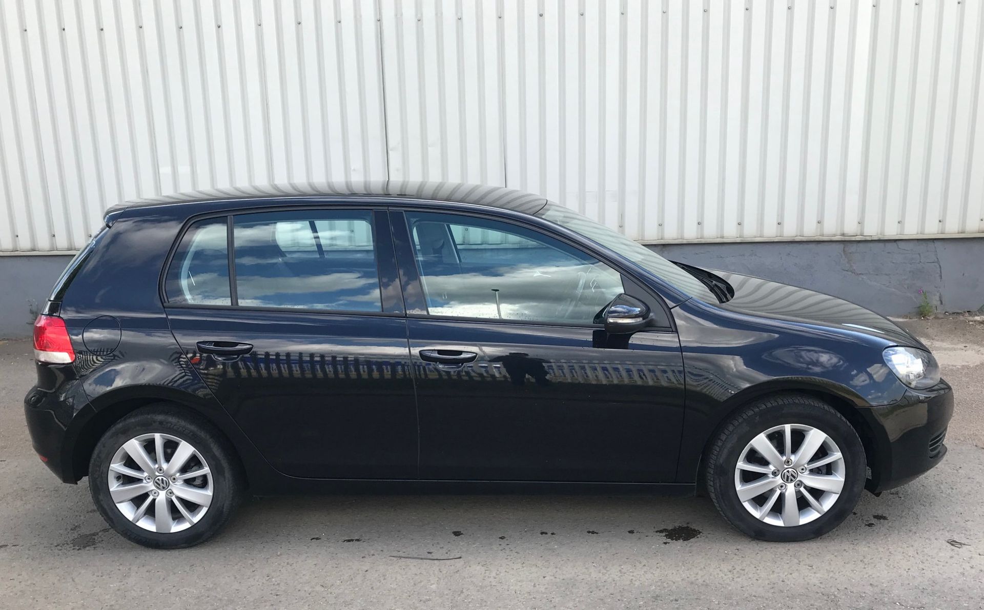 2012 Volkswagen Golf 1.6 Tdi Match 5Dr Hatchback - NO VAT ON THE HAMMER - Location: Corby - Image 9 of 14