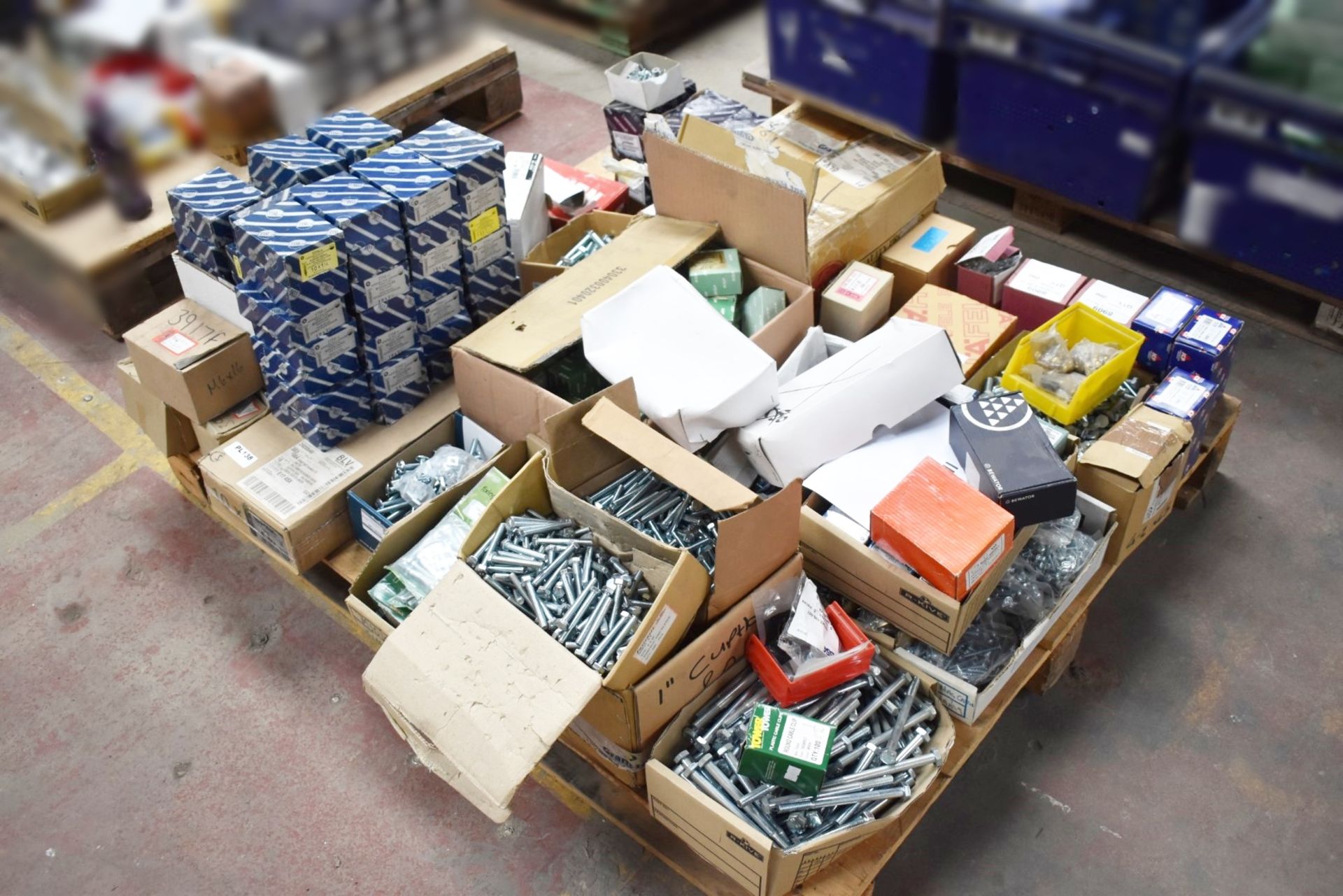 1 x Assorted Ironmongery Pallet Lot - Features Boxes of Screws, Bolts, Washers, Nuts, Dome and - Image 13 of 32