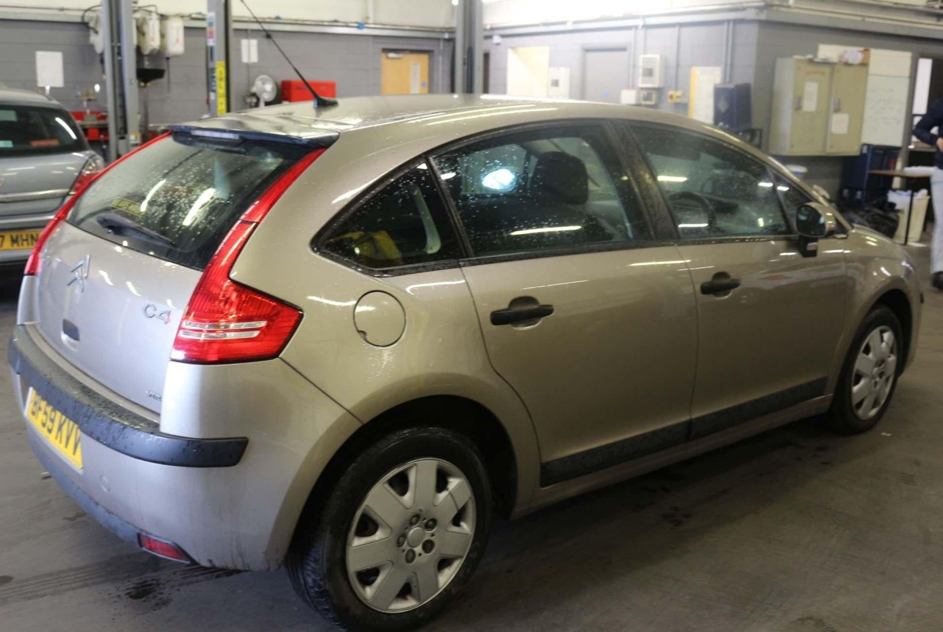 2009 Citroen C4 1.6 Hdi VTR 5 Door Hatchback - CL505 - NO VAT ON THE HAMMER - Location: Corby, - Image 3 of 11