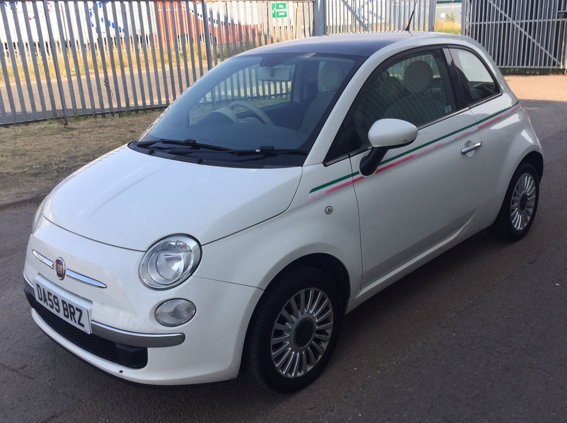 2009 Fiat 500 1.2 Lounge 3 Dr Hatchback - NO VAT ON THE HAMMER - Location: Corby - Image 3 of 12