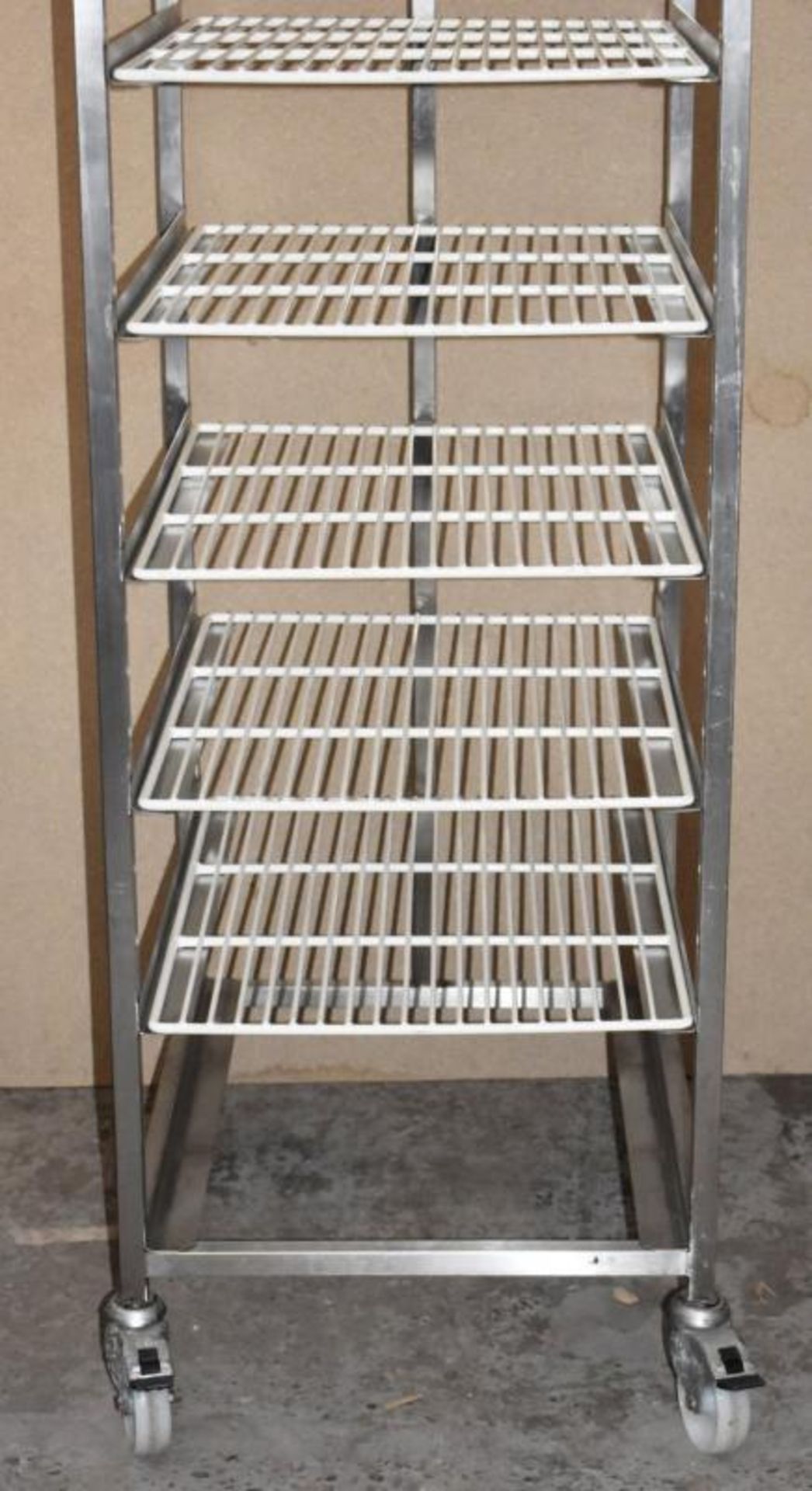 1 x Stainless Steel 8 Tier Mobile Shelf Unit For Commercial Kitchens With White Coated Wire Shelves - Image 7 of 11