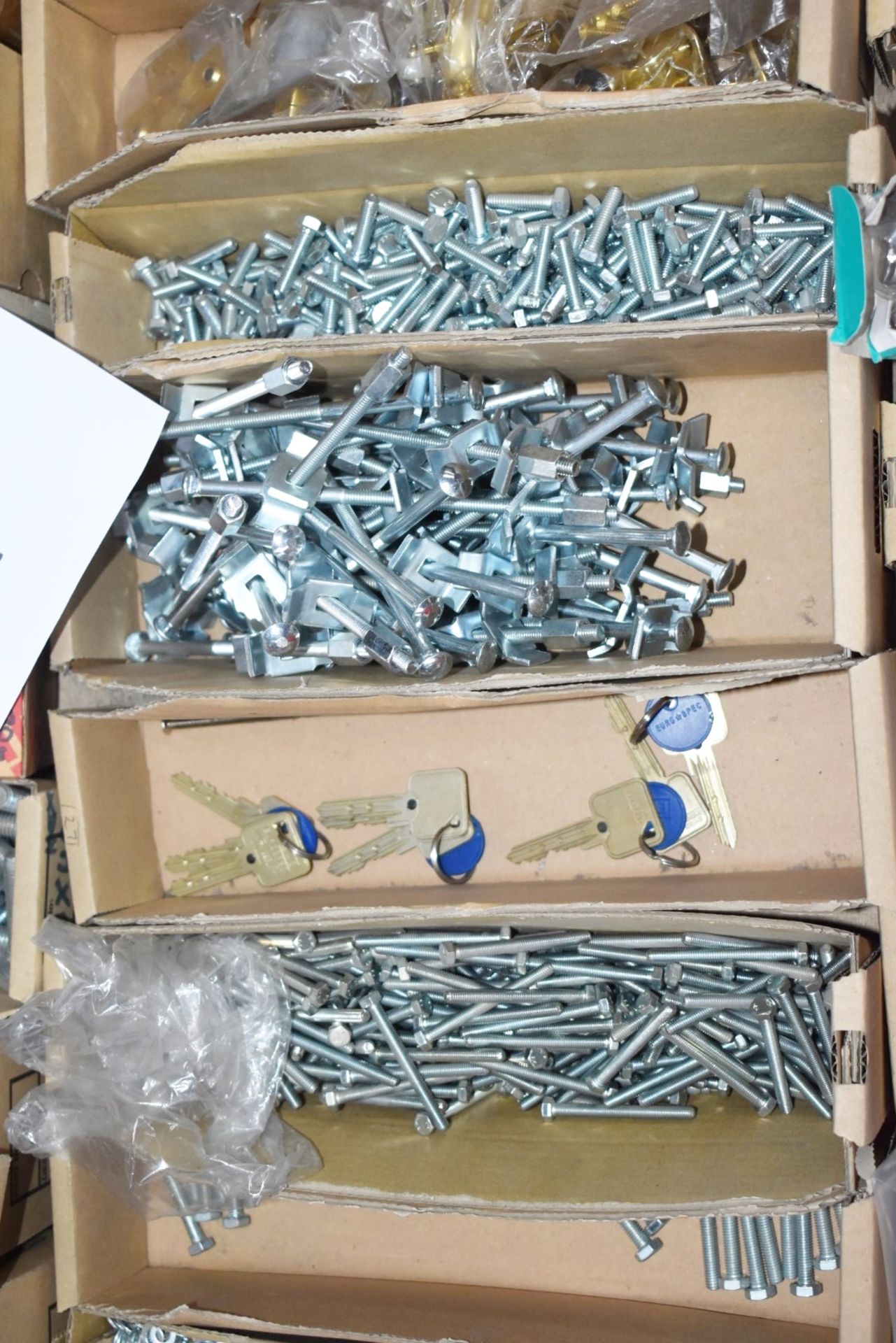 1 x Assorted Ironmongery Pallet Lot - Features Nuts, Bolts, Keys, Locks, Washers, Screws, D - Image 27 of 32