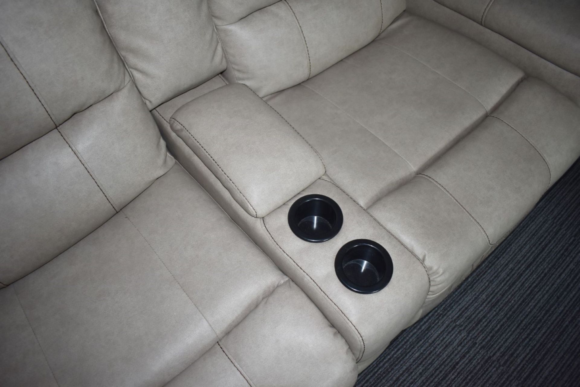 1 x Thomas Payne Reclining Wallhugger Theater Seating Love Seat Couch With Center Console and - Image 9 of 10