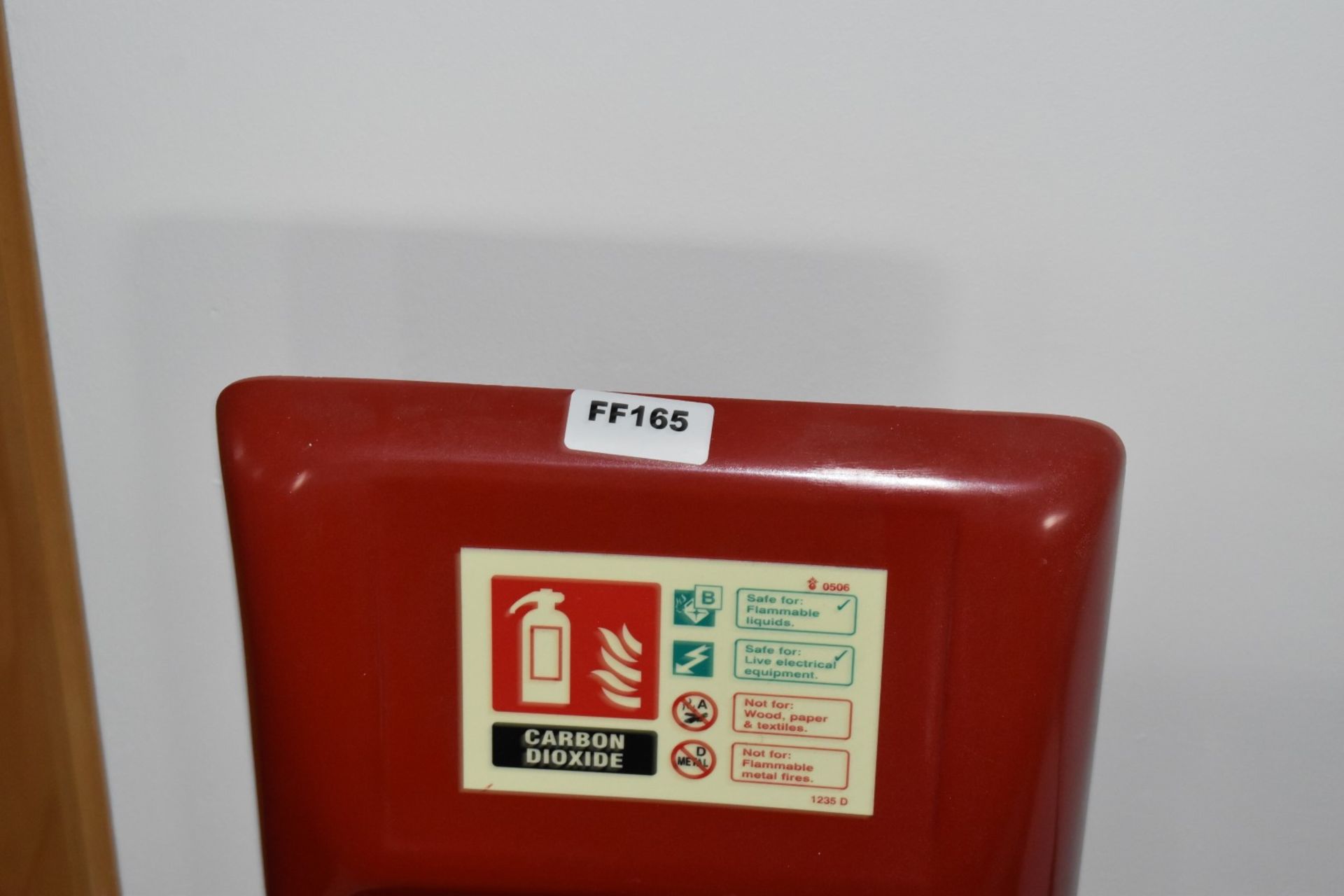 1 x 2kg Carbon Dioxide Fire Extinguisher With Stand - Ref: FF165 D - CL544 - Location: Leeds, LS14 - Image 2 of 3