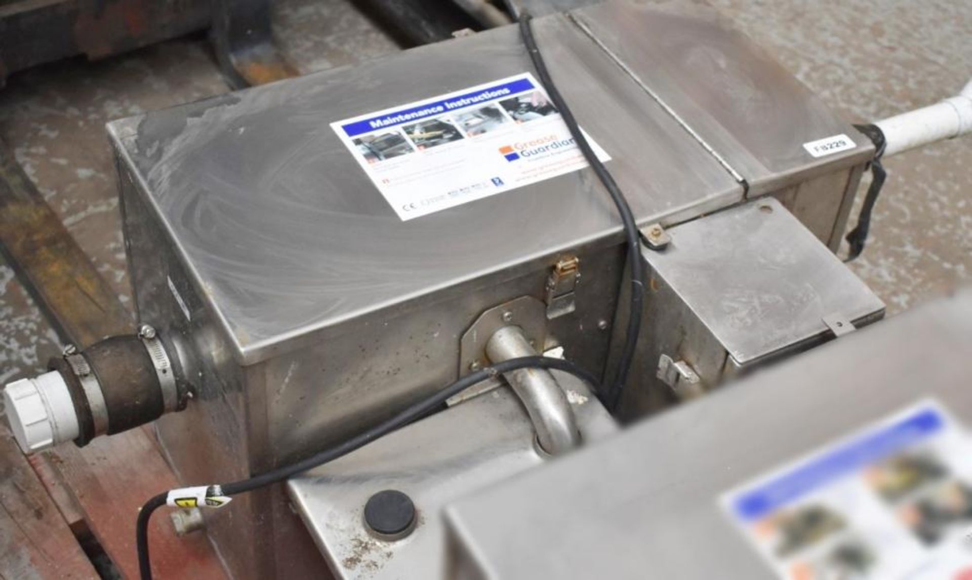 1 x Grease Guardian Automatic Grease Removal Unit - Features A Digital Panel And Stainless Steel Fin - Image 3 of 3