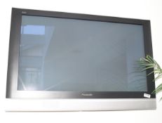 1 x Panasonic 32 Inch Television With Remote Control and Wall Mount Bracket - Previously Used in