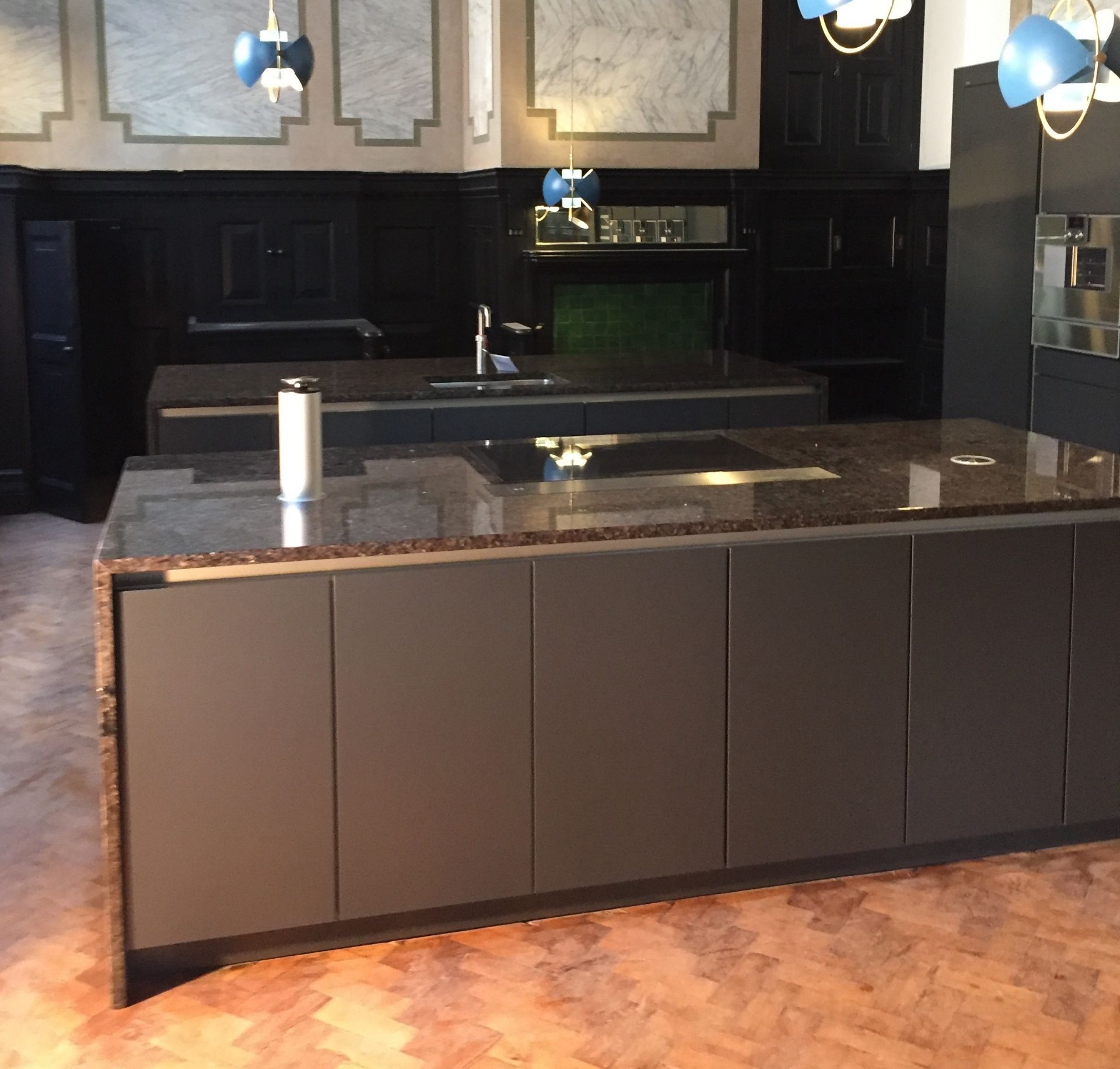 1 x SieMatic Fitted Kitchen in Basalt Grey Matt With Handleless Doors - Features Gaggenau - Image 4 of 10