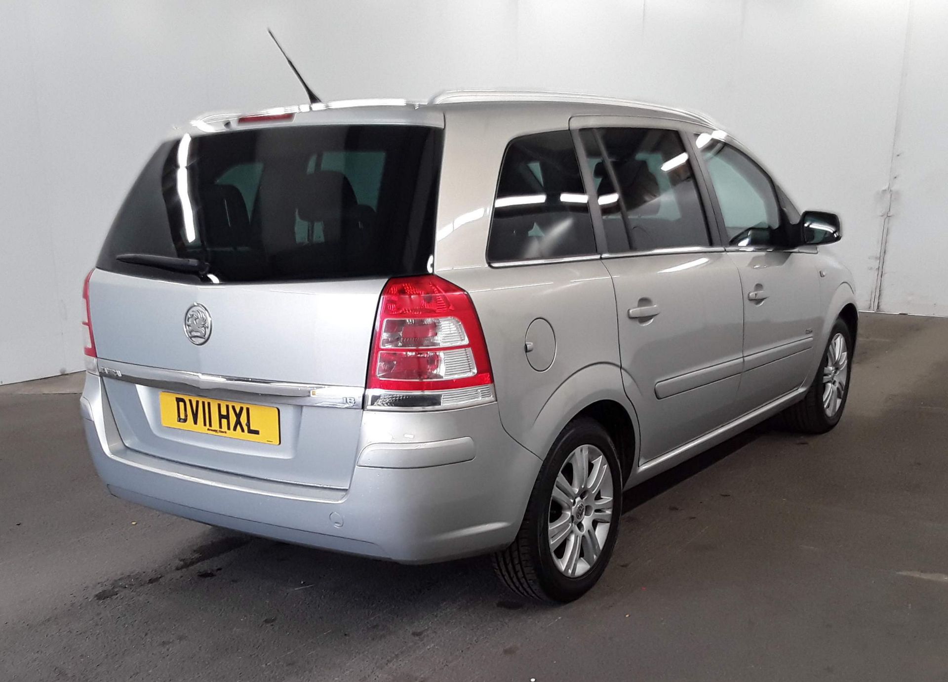 2011 Vauxhall Zafira 1.8 Design 5 Door MPV - CL505 - NO VAT ON THE HAMMER - Location: Corby - Image 5 of 12