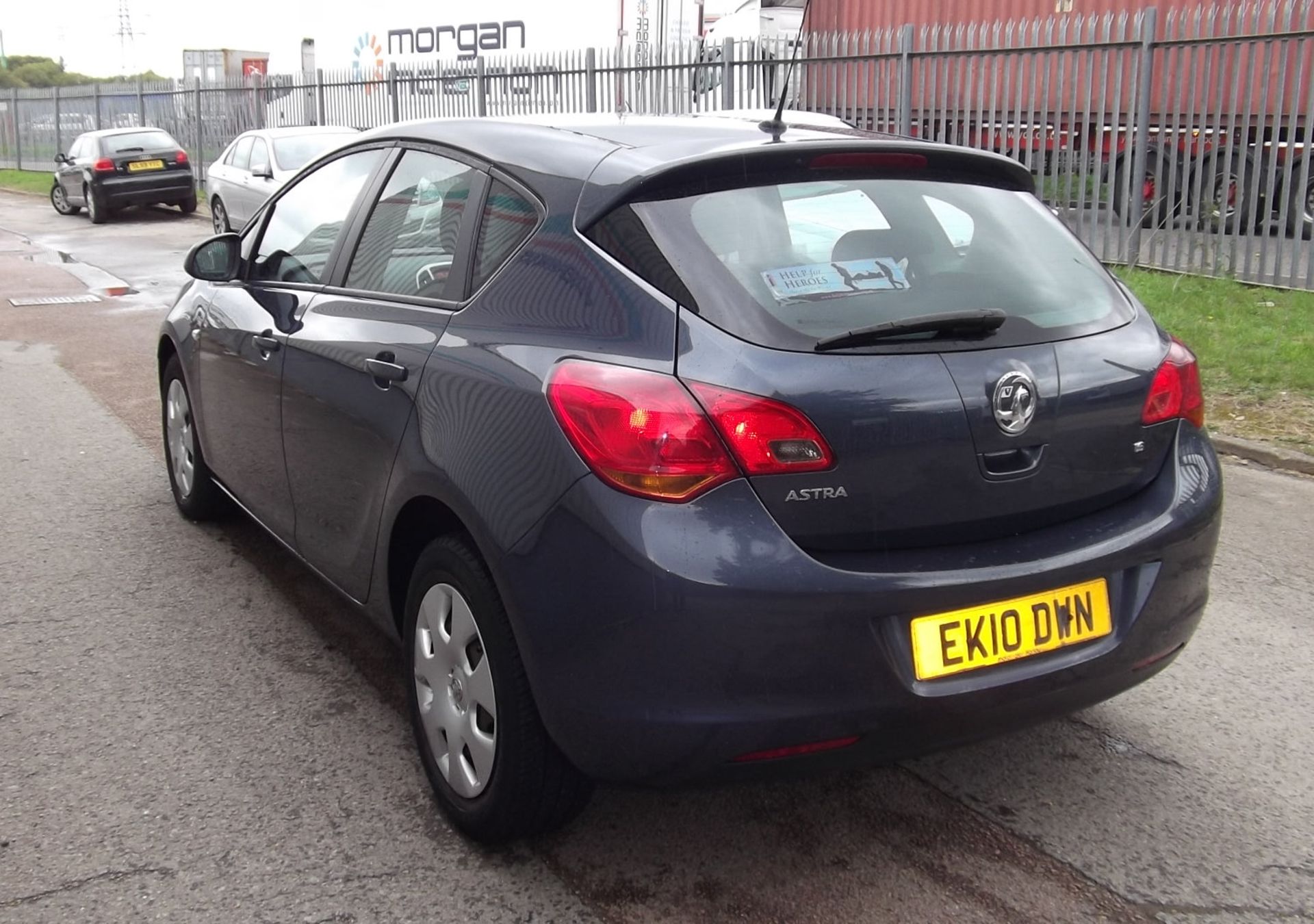 2010 Vauxhall Astra 1.6 Exclusive 5 Door Hatchback - CL505 - NO VAT ON THE HAMMER - Location: Corby, - Image 4 of 9