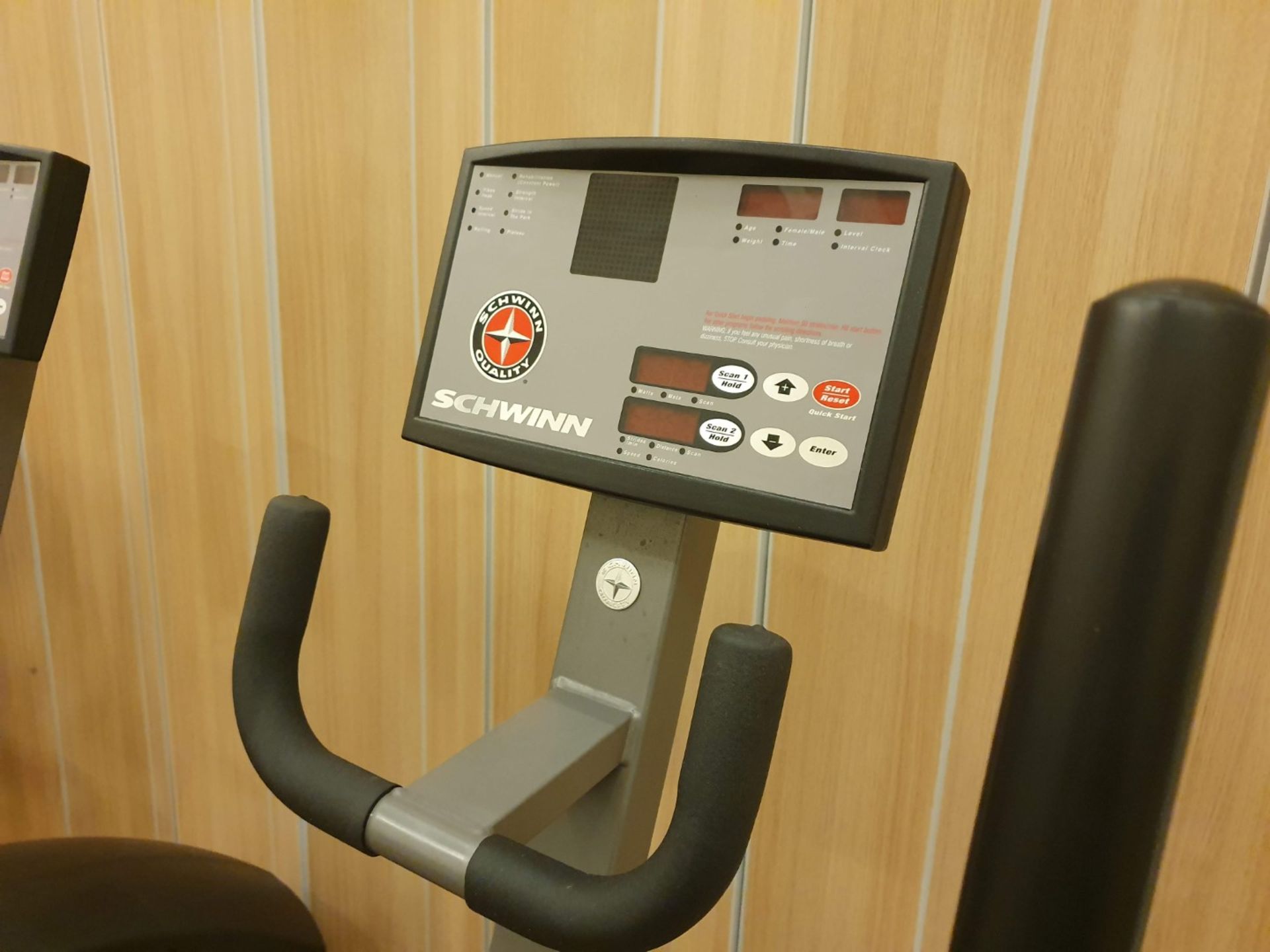 1 x Schwinn Elliptical Cross Trainer Gym Machine - Model 410i - CL552 - Location: West Yorkshire - Image 4 of 8