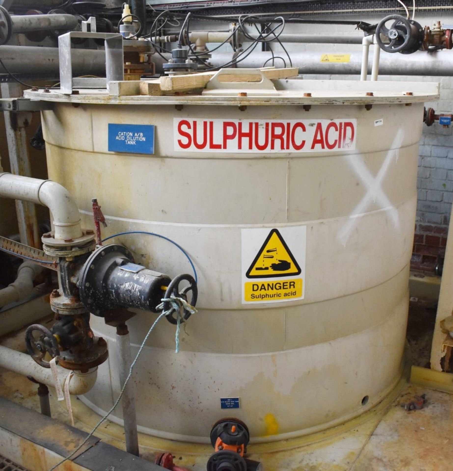 1 x Polypropylene Industrial Acid Dilution Tank - H142 x W200 cms - Ref EP114 - CL451 - Location: