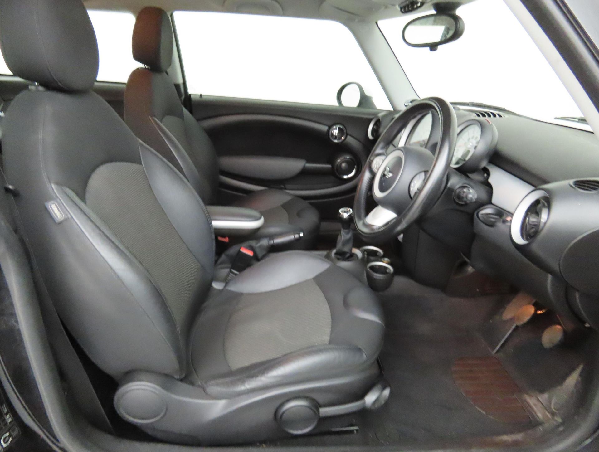 2010 Mini Cooper 1.6 3 Door Hatchback - CL505 - NO VAT ON THE HAMMER - Location: Corby, - Image 10 of 12