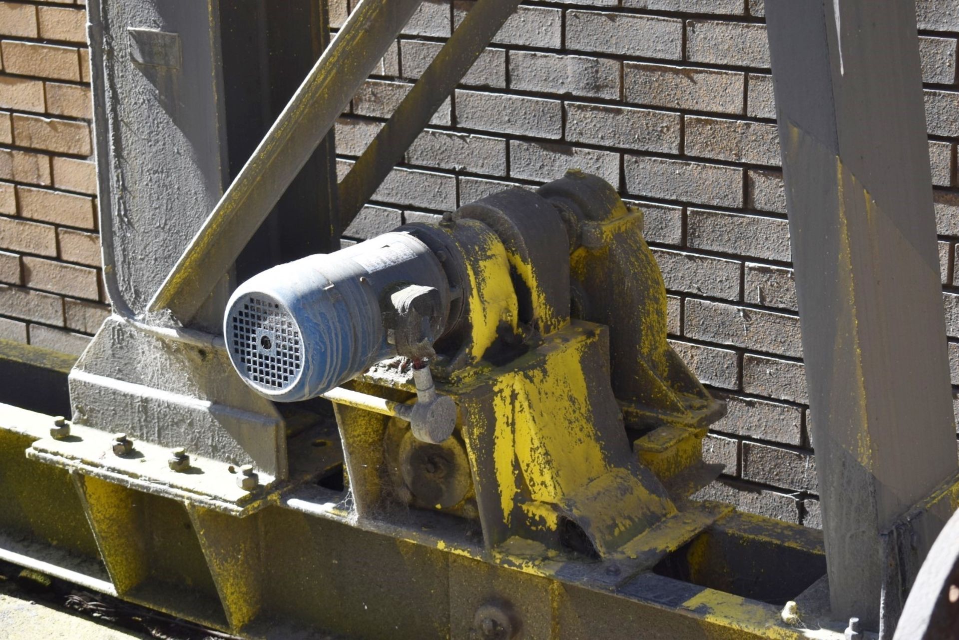 1 x Overhead Rail Crane With Kone 7.5 ton CXT500 Wire Rope Hoist and Hook Block - Image 17 of 20