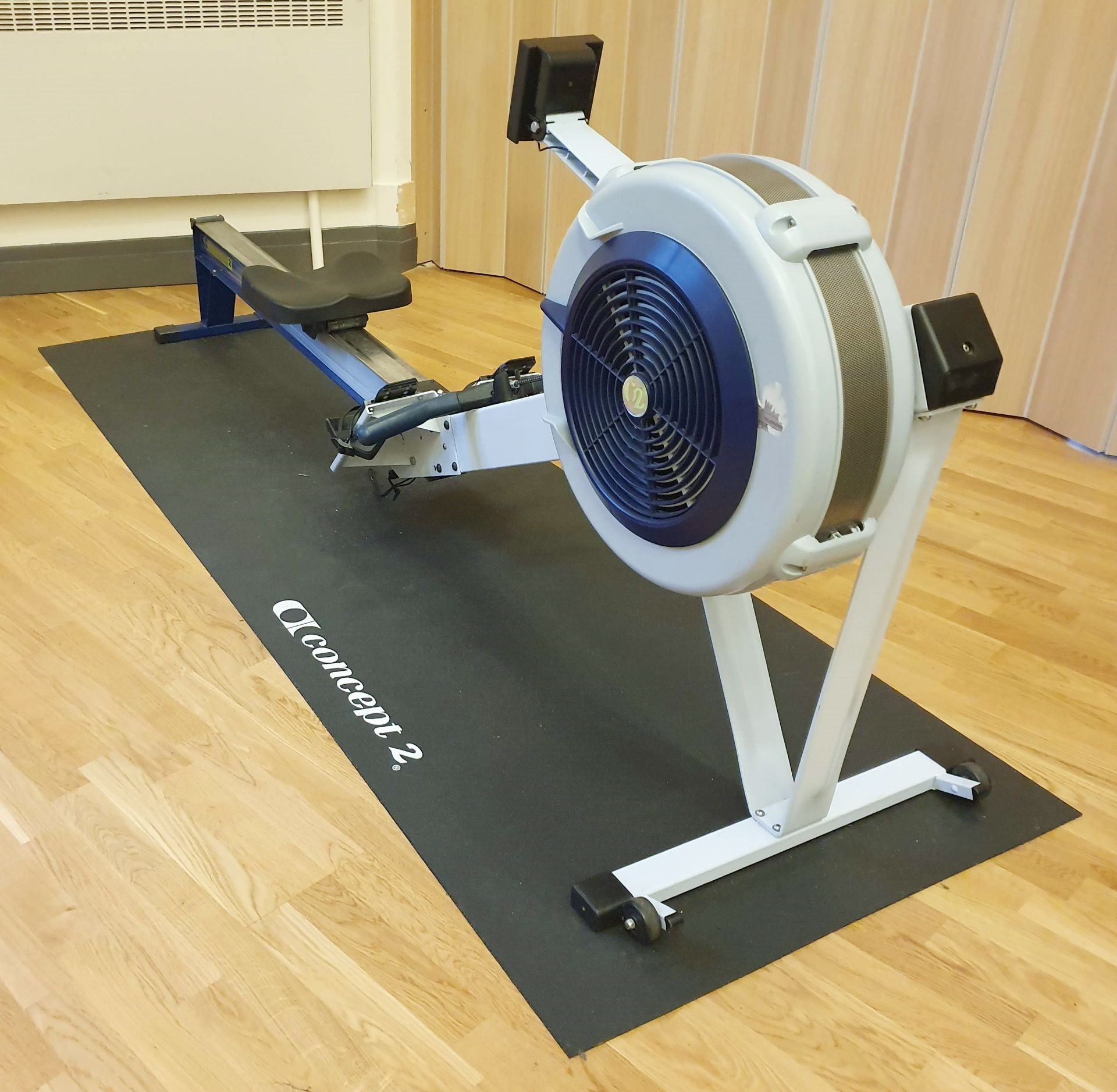 1 x Concept 2 Indoor Rowing Machine With PM3 Performance Monitor and Anti Slip Mat - CL552 - - Image 6 of 6