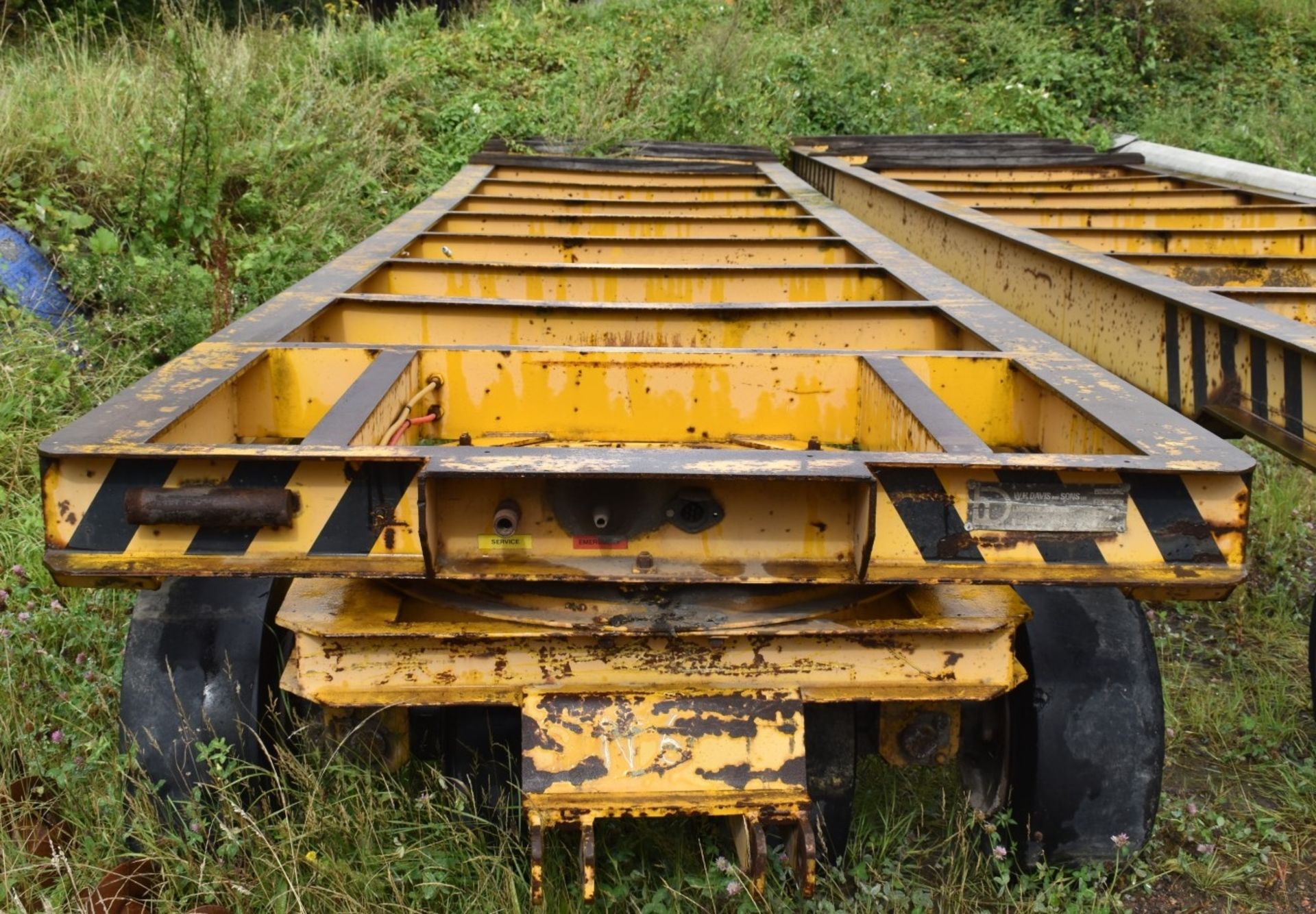 1 x W.H Davis and Sons Industrial 32ft Trailer With Rubber Tyre Wheels - NO VAT ON THE HAMMER! - Image 5 of 9