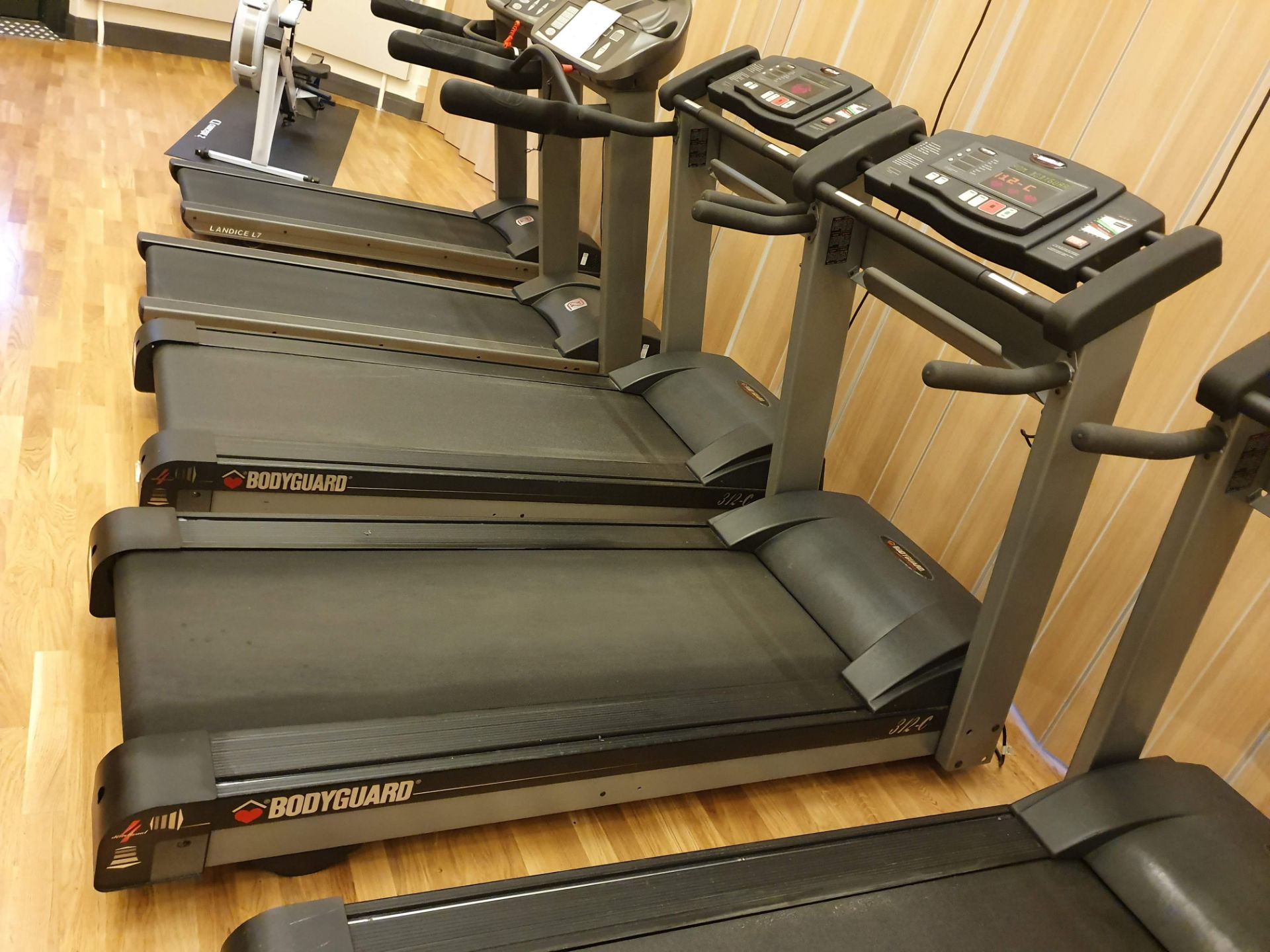 1 x Bodyguard 312C Treadmill Running Machine - CL552 - Location: West YorkshireFeatures: (