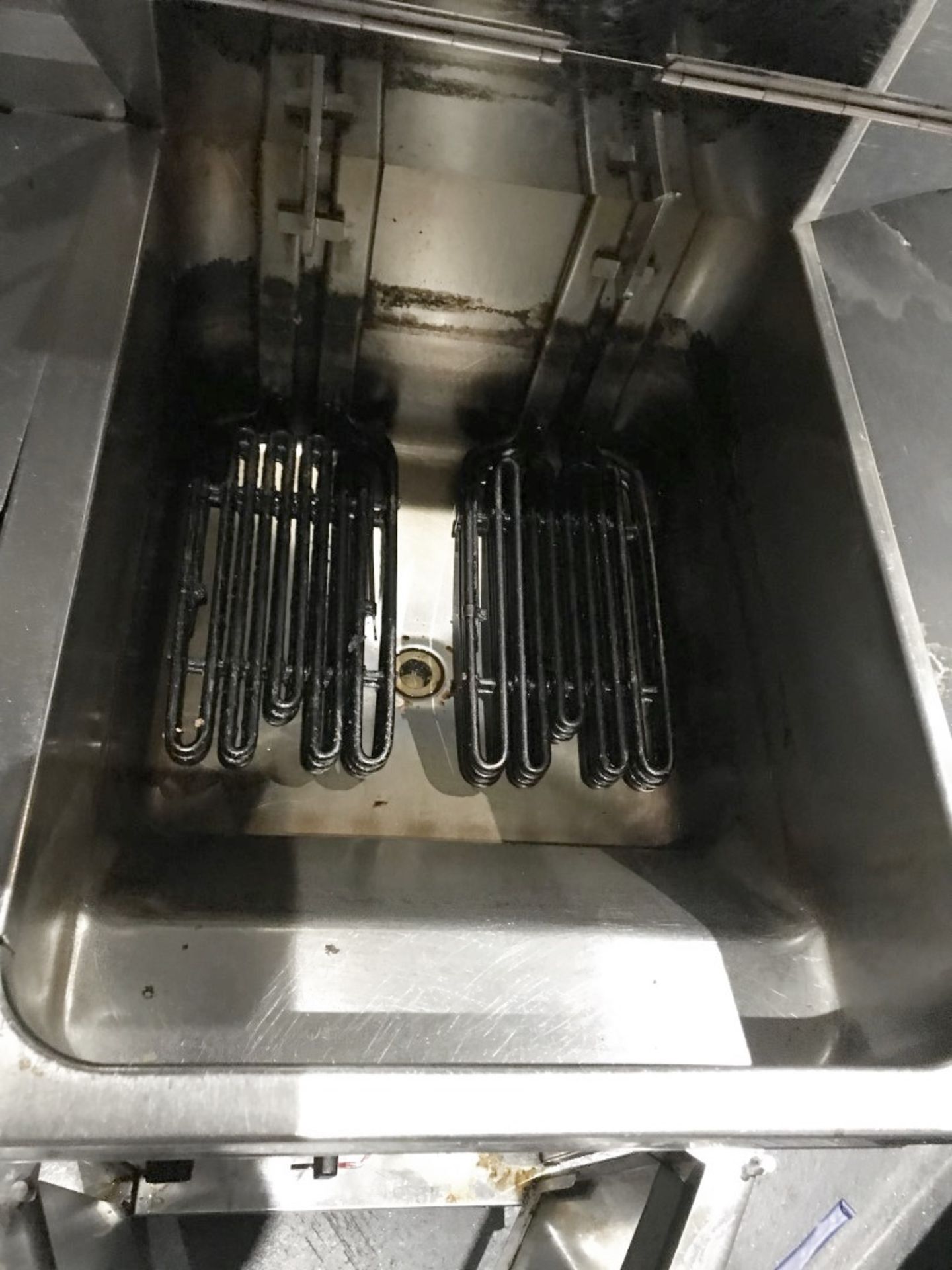 1 x Valentine Twin Basket Fryer - 3 Phase - CL554 - Ref IM212 - Location: Altrincham WA14 - Image 4 of 6