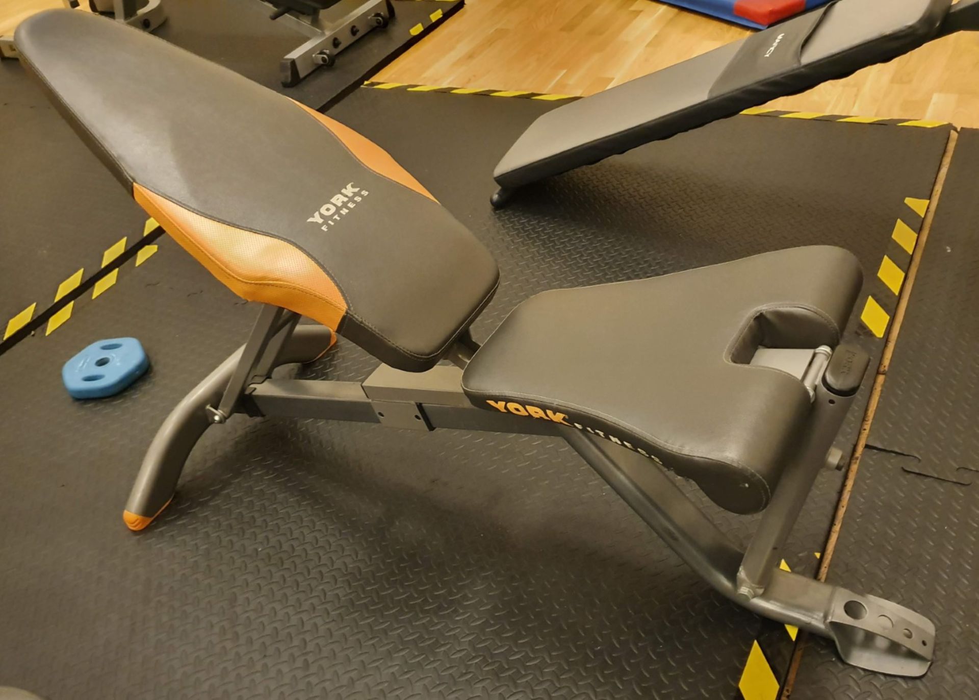 1 x York Weight Lifting Bench - CL552 - Location: West Yorkshire