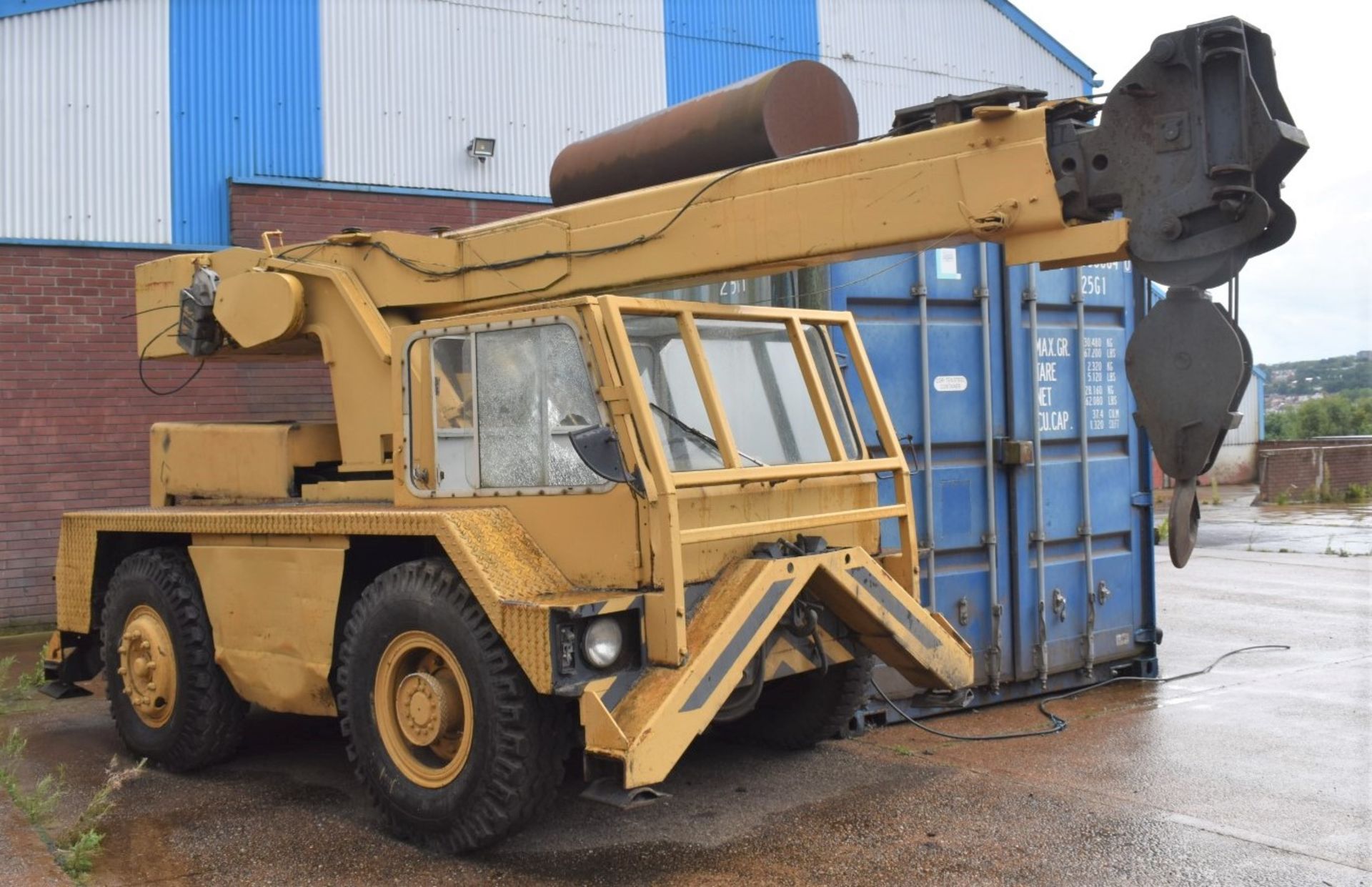 1 x Jones Mobile Diesel Crane With 10 Ton Capacity - NO VAT ON THE HAMMER!