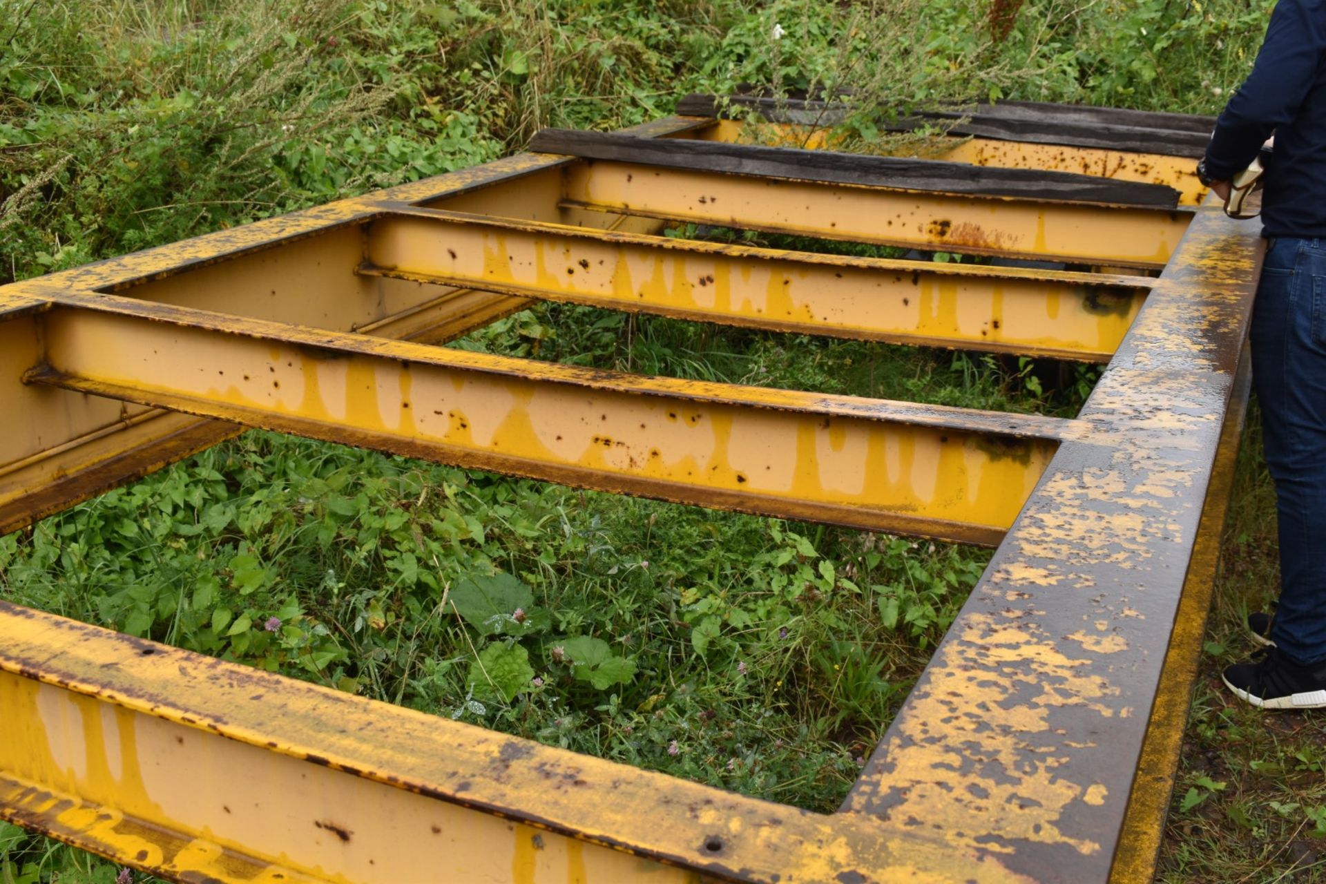 1 x W.H Davis and Sons Industrial 32ft Trailer With Rubber Tyre Wheels - NO VAT ON THE HAMMER! - Image 3 of 9