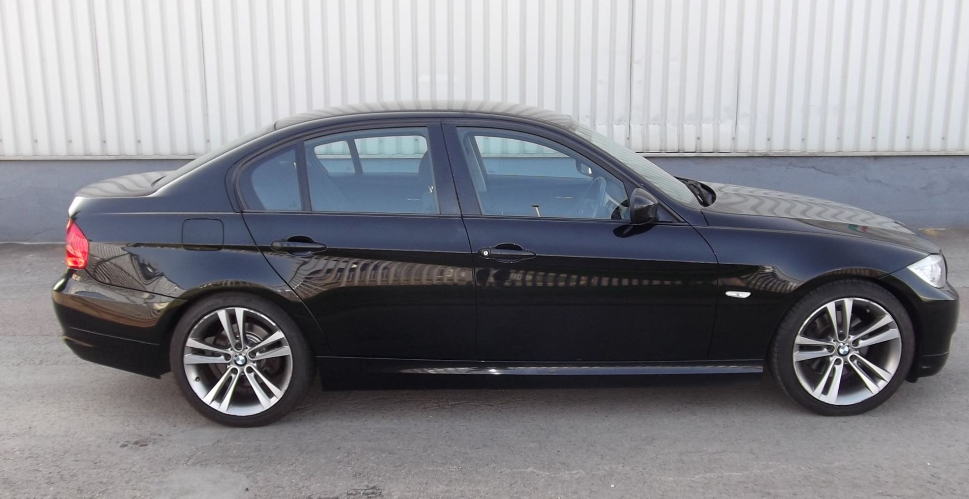 2011 BMW 320D 2.0D Efficientdynamics 4 Door Saloon - CL505 - NO VAT ON THE HAMMER - Location: Corby, - Image 7 of 14