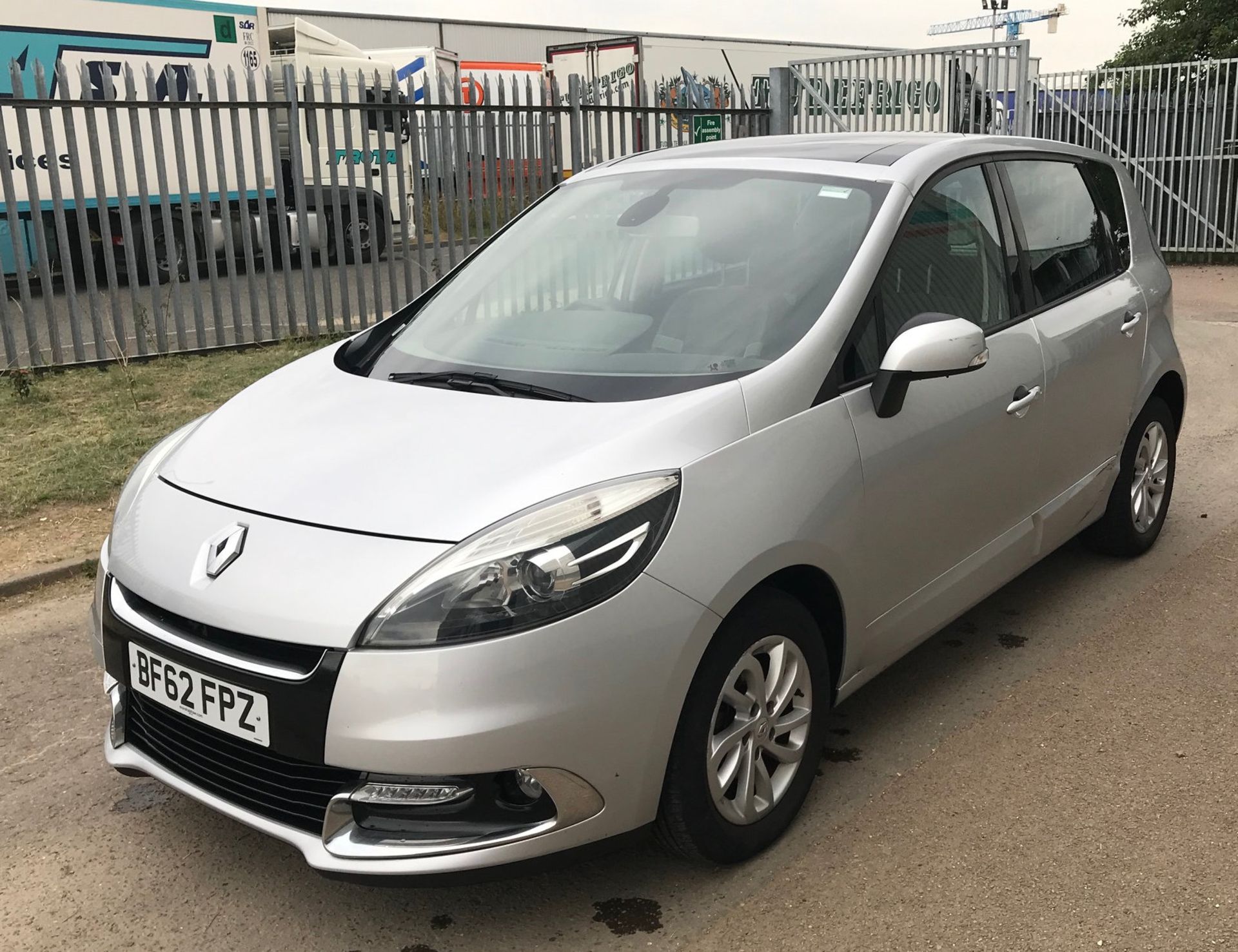 2012 Renault Scenic 1.5 Dci D-Que Tt Energy 5 Dr MPV - CL505 - NO VAT ON THE HAMMER - Location: Corb - Image 4 of 15