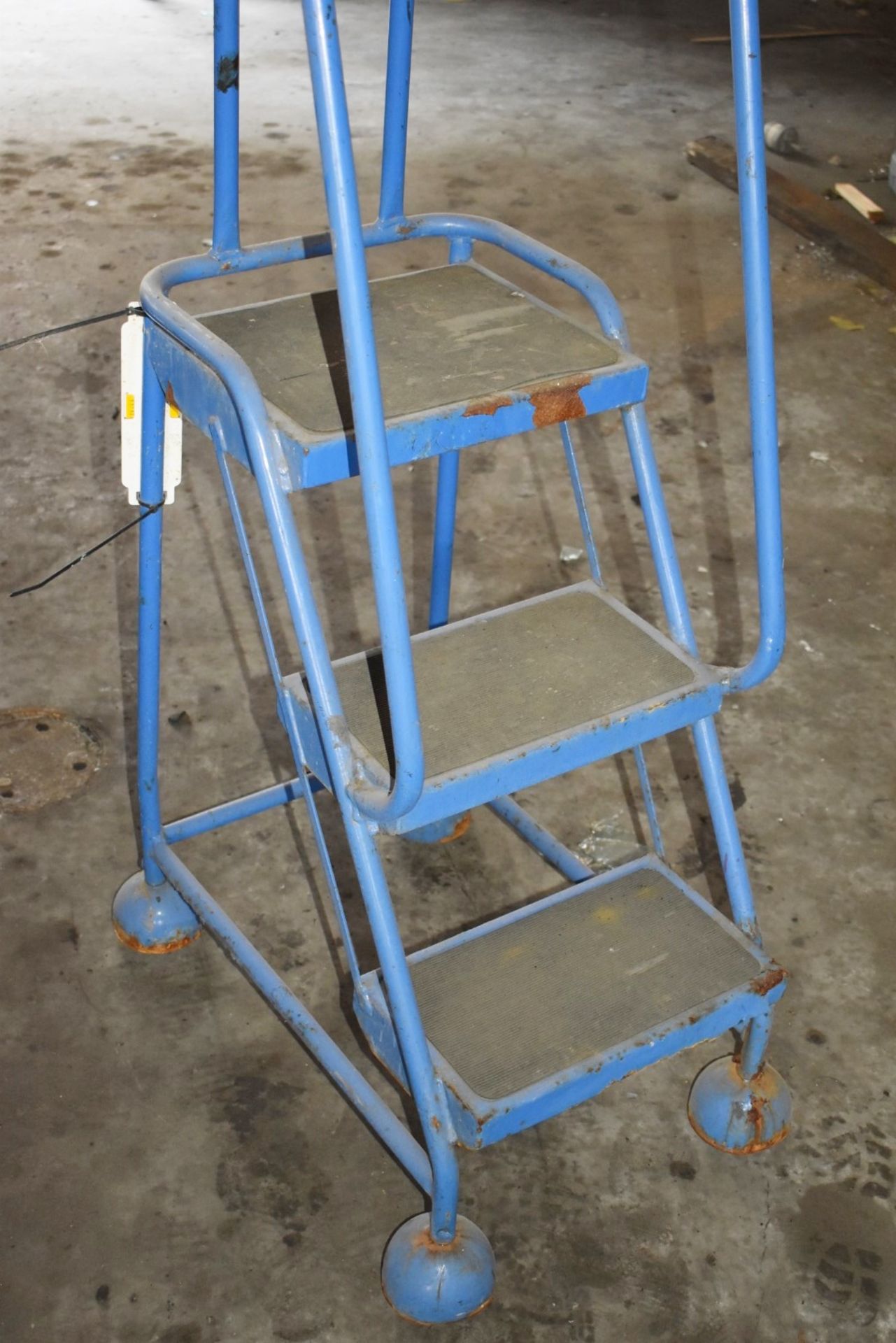 1 x Three Tread Stepladder With Hand Rail and Castors - Ref EP184 - CL451 - Location: Scunthorpe, - Image 2 of 2
