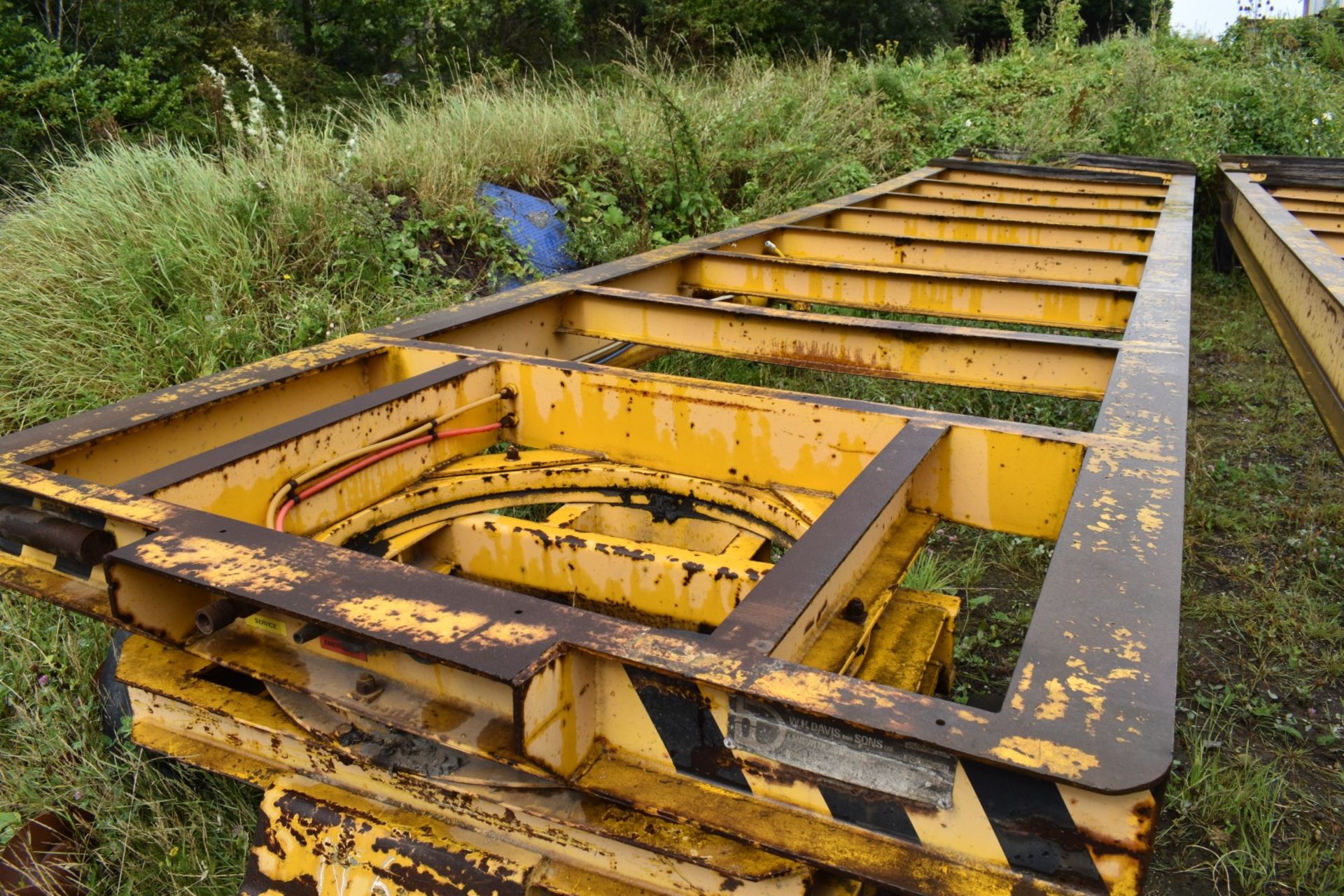 1 x W.H Davis and Sons Industrial 32ft Trailer With Rubber Tyre Wheels - NO VAT ON THE HAMMER! - Image 6 of 9