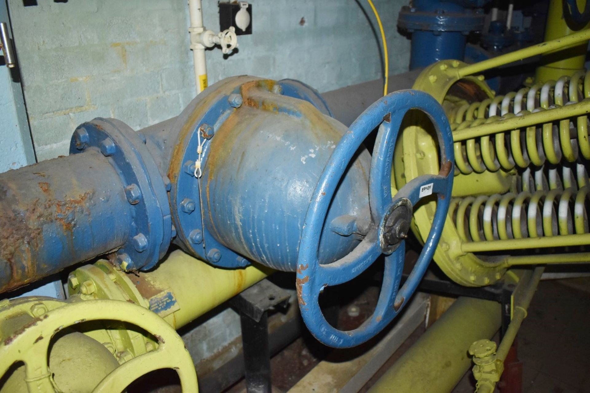 1 x Saunders Diaphragm Valve - Ref EP101 - Pipe Connection Size 30cm - CL451 - Location: Scunthorpe,