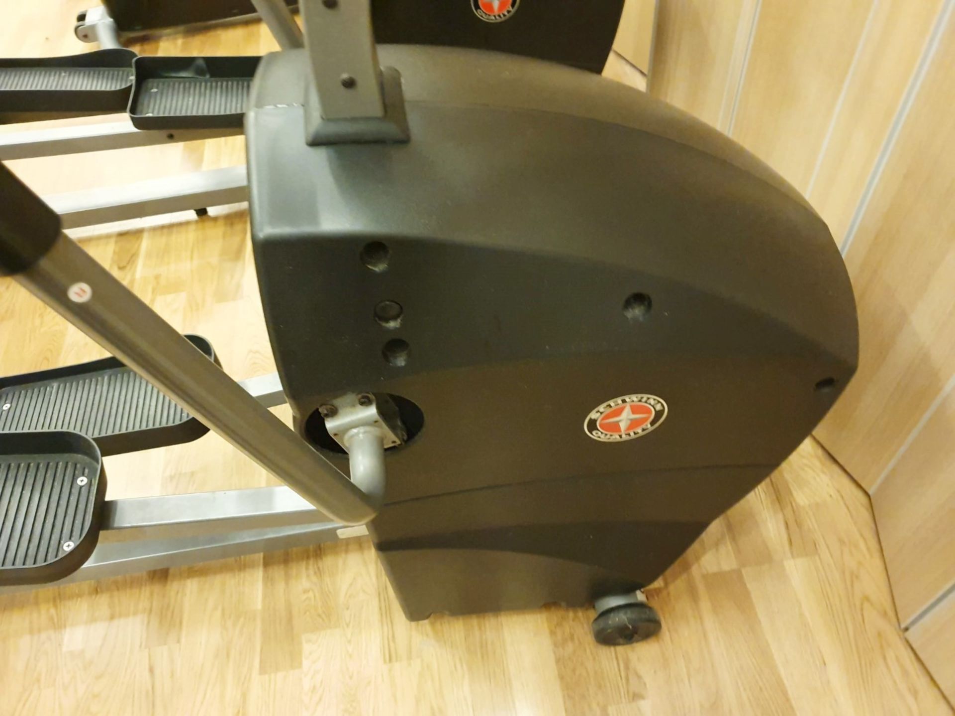 1 x Schwinn Elliptical Cross Trainer Gym Machine - Model 410i - CL552 - Location: West Yorkshire - Image 3 of 8