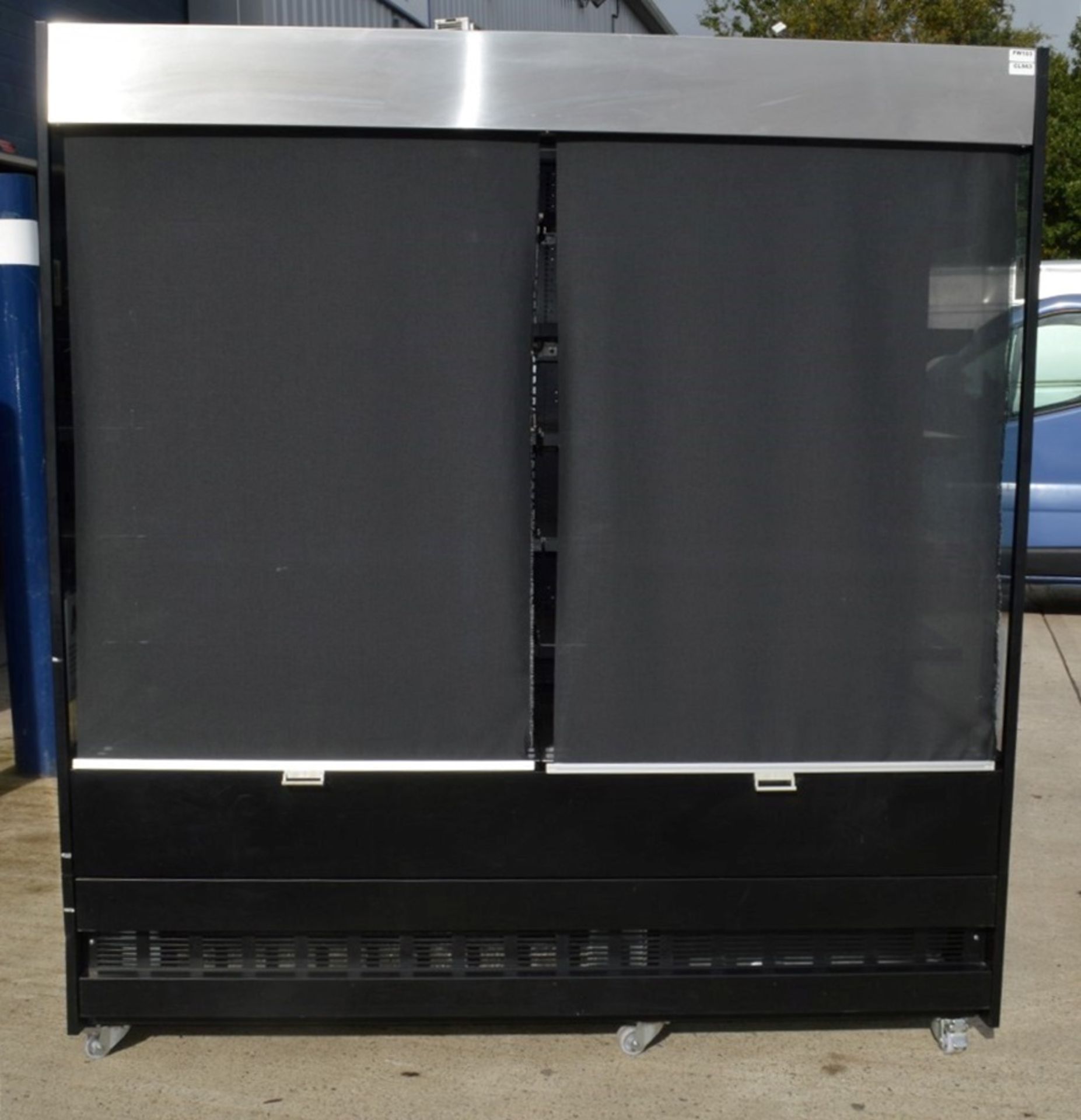 1 x ISA ITALY Large Refridgerated Multideck Display Unit - Dimensions: D89 X w194 X H210cm - - Image 2 of 11