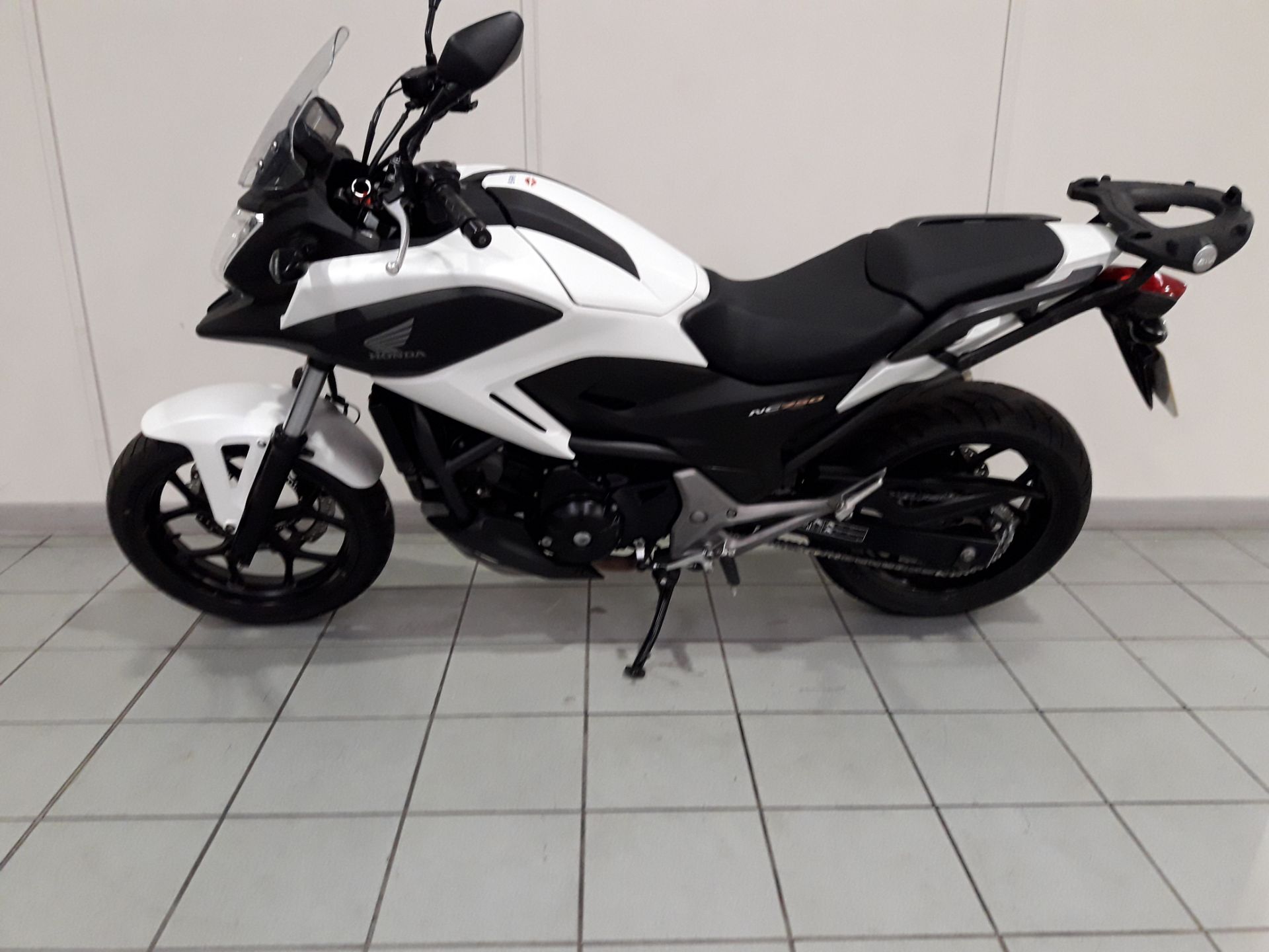 Honda NC750X in White - 65 Plate - 14133 Miles - 1 Owner - CLTBC - Location: Altrincham WA14 - Image 3 of 15