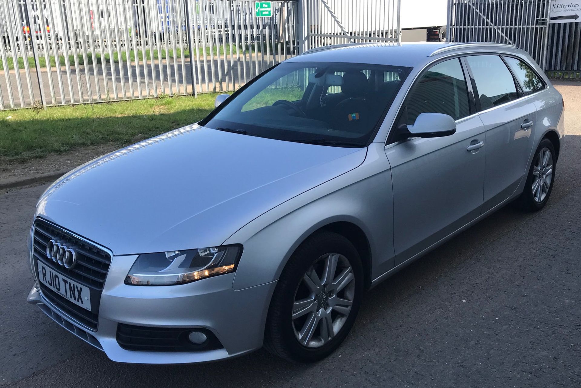 2010 Audi A4 2.0 Tdi SE Avant Automatic 5 Door Estate - CL505 - NO VAT ON THE HAMMER - Location: - Image 2 of 13