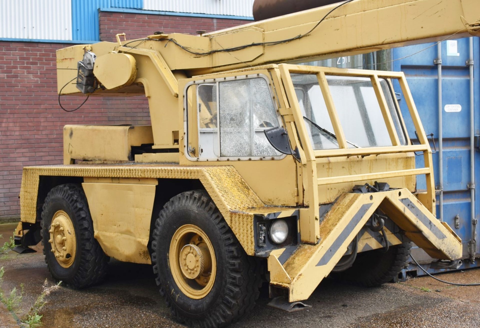 1 x Jones Mobile Diesel Crane With 10 Ton Capacity - NO VAT ON THE HAMMER! - Image 5 of 19