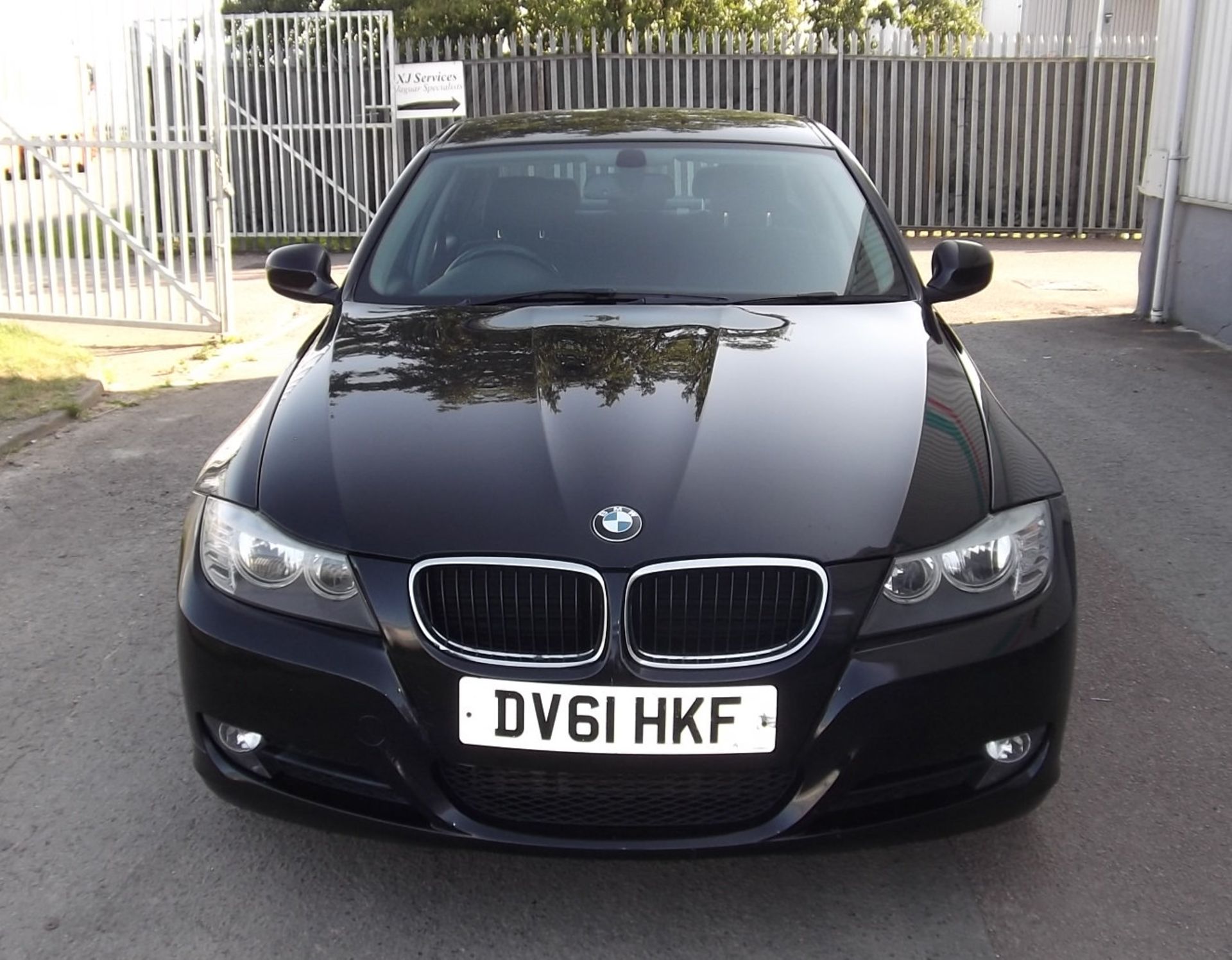 2011 BMW 320D 2.0D Efficientdynamics 4 Door Saloon - CL505 - NO VAT ON THE HAMMER - Location: Corby, - Image 2 of 14