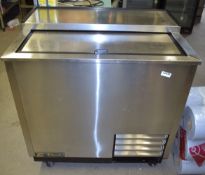 1 x True Single Top Door Bottle Chiller - CL547 - Location: Altrincham WA14 Pre-owned in good