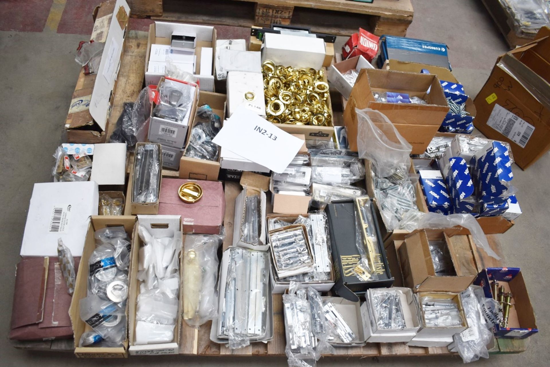 1 x Assorted Ironmongery Pallet Lot - Features Garage Door Locks, Tower Bolts, Door Locks,