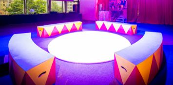 1 x Round 3-Metre Commercial Dancefloor In White - Pre-Owned - CL548 - Location: Market Harborough