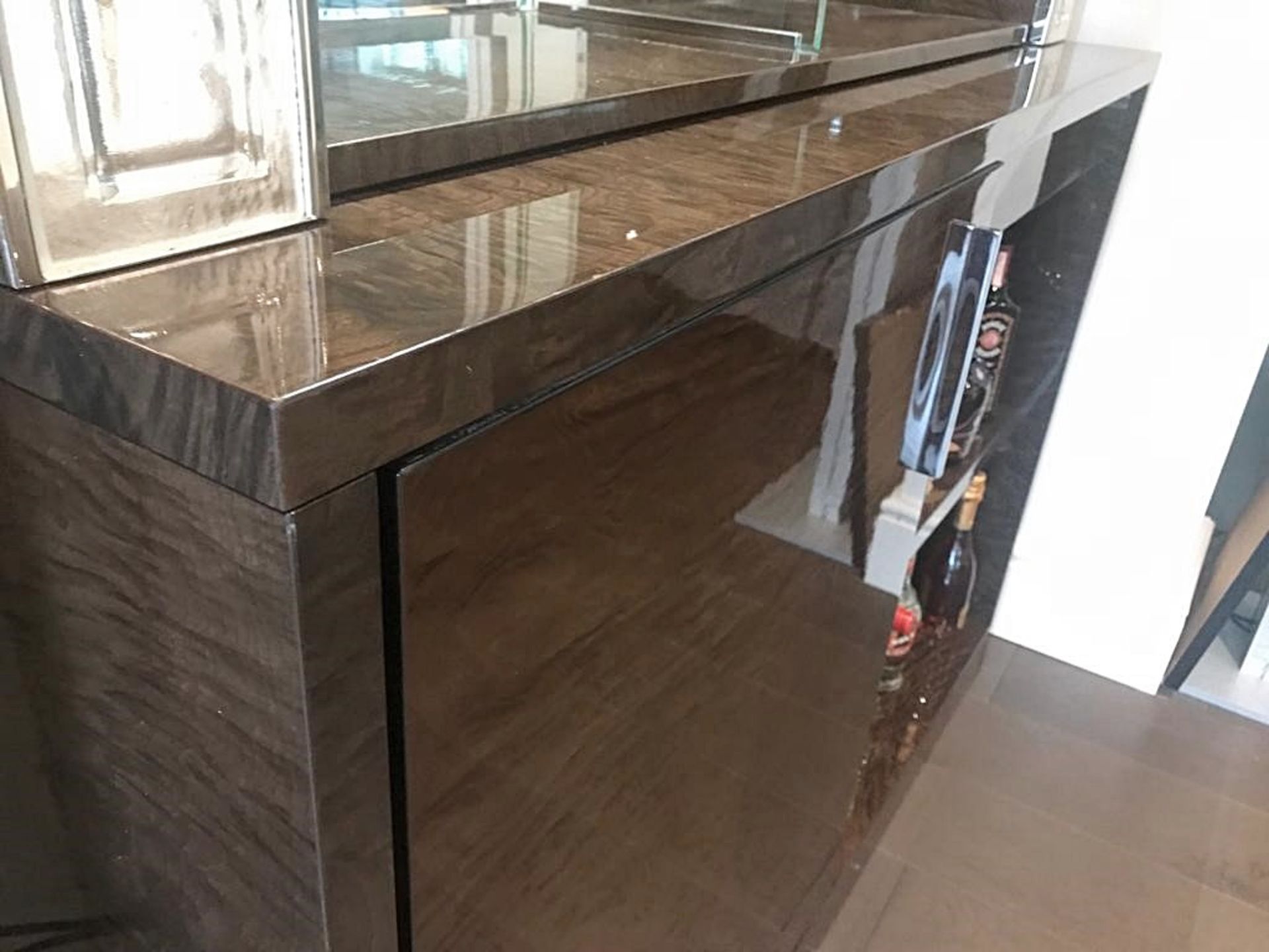 1 x GIORGIO "Absolute" Credenza/Sideboard With A Stunning Venetian Glass Shelved Illuminated Top - Image 9 of 18