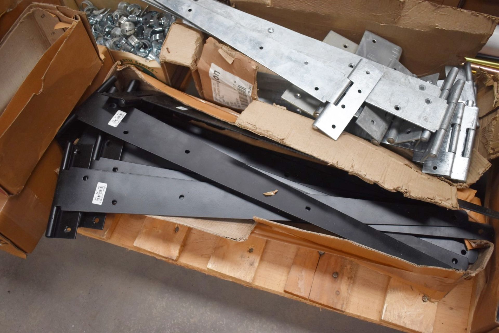 1 x Assorted Ironmongery Pallet Lot - Features Lockable Ladder Brackets, Gate Mate Locks, Spring - Image 12 of 43