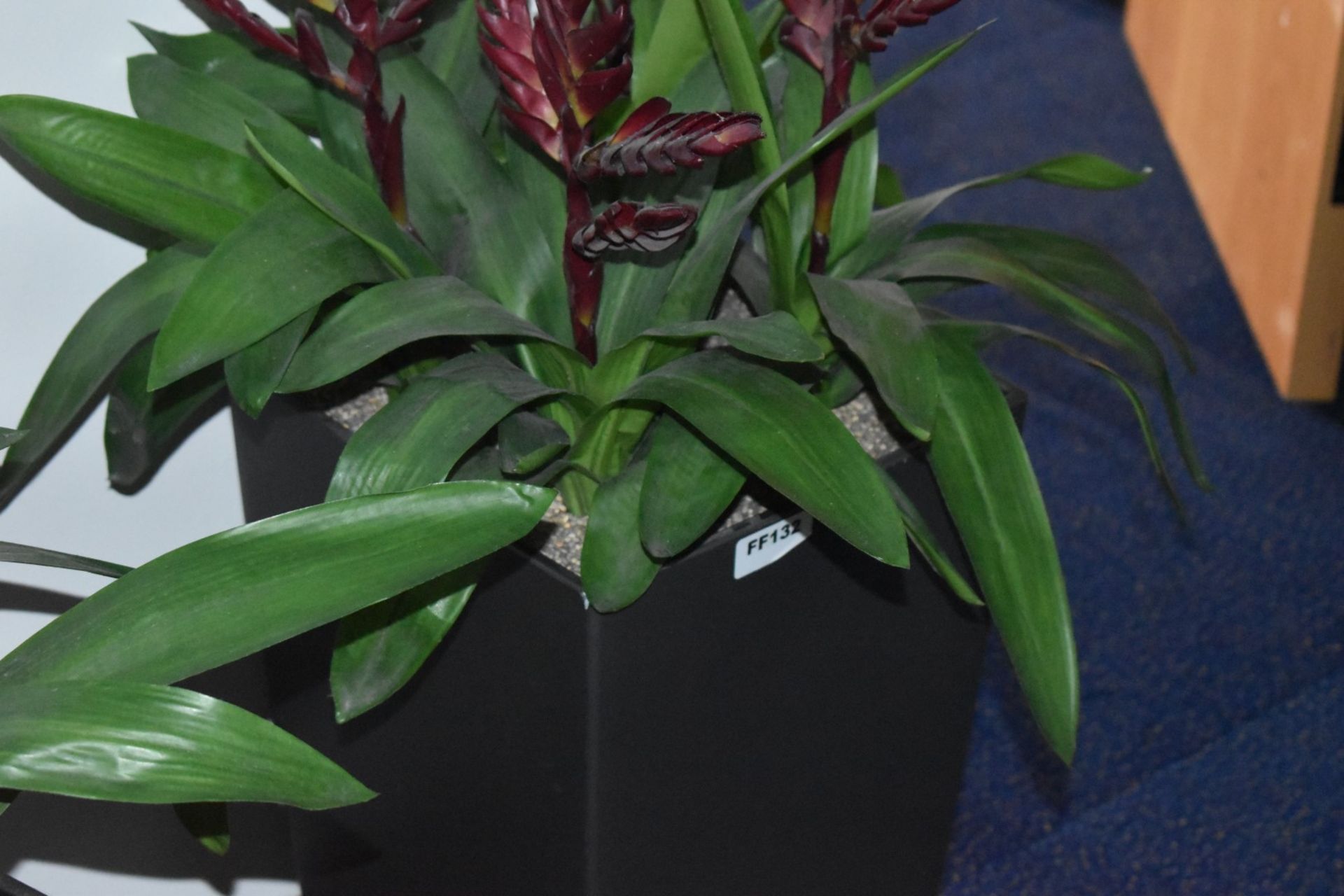 2 x Artificial Plants With Planters - Overall Height 97cm Approx - Ref: FF132 U - CL544 - - Image 4 of 4