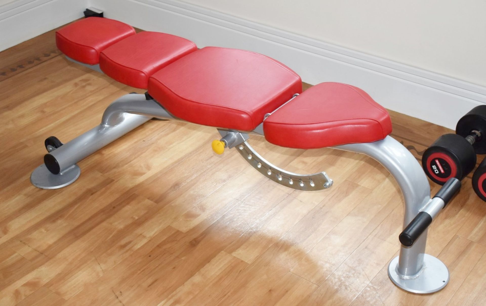 1 x Escape Fitness Adjustable Gym Bench - CL546 - Location: Hale, Cheshire - NO VAT ON THE HAMMER!