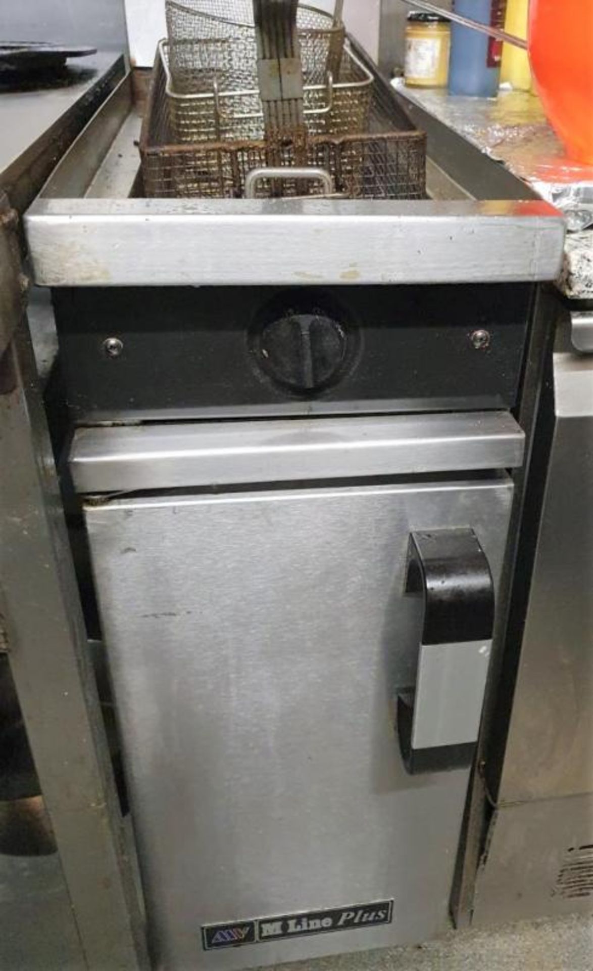 1 x M Line Plus Single Basket Gas Fryer - Stainless Steel Finish - CL514 - Approx Dimensions H118 x