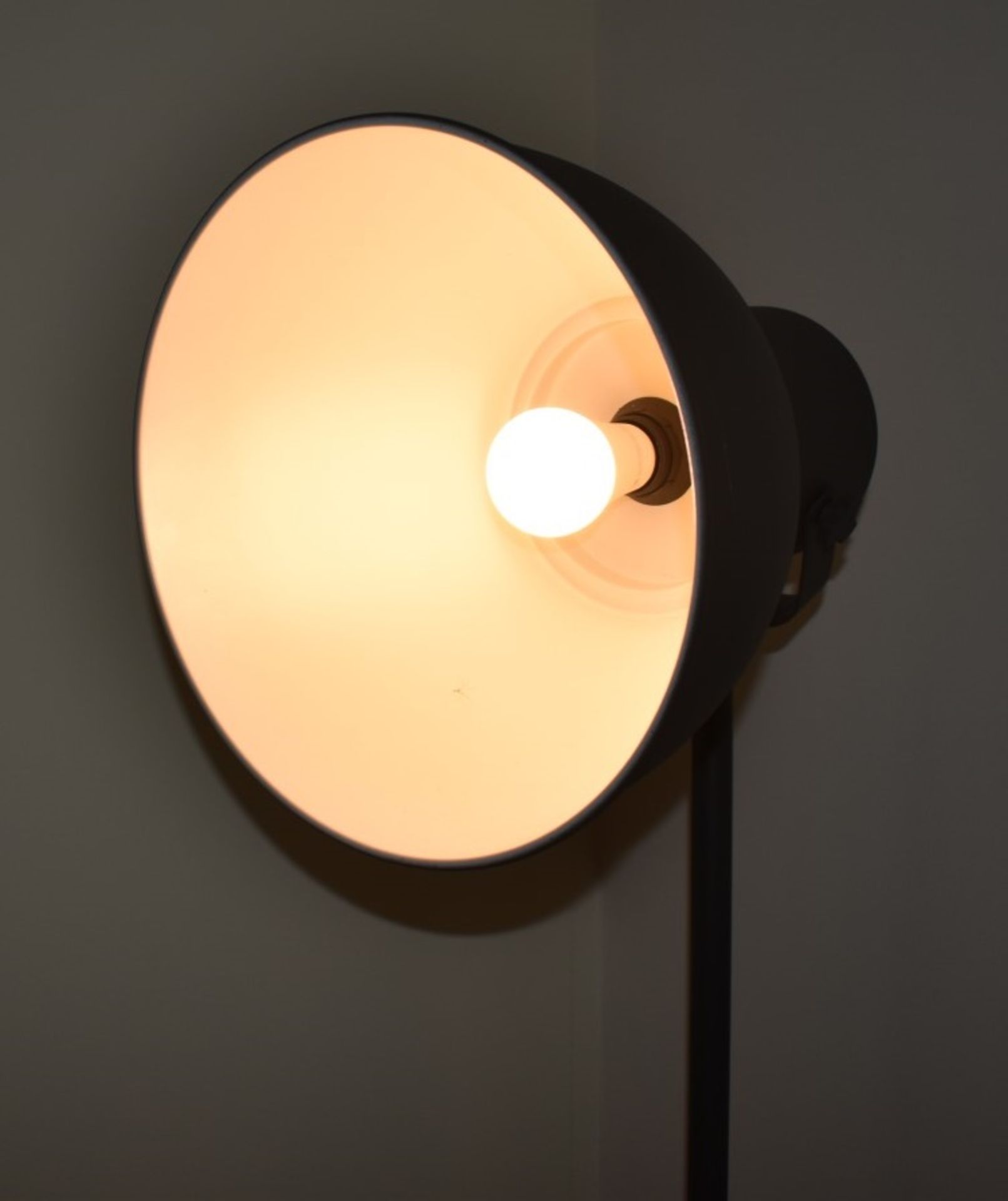 1 x Floor Lamp in Black With Directional Lamp Shade and Inlet On and Off Switch - Approx 7ft in - Image 5 of 6