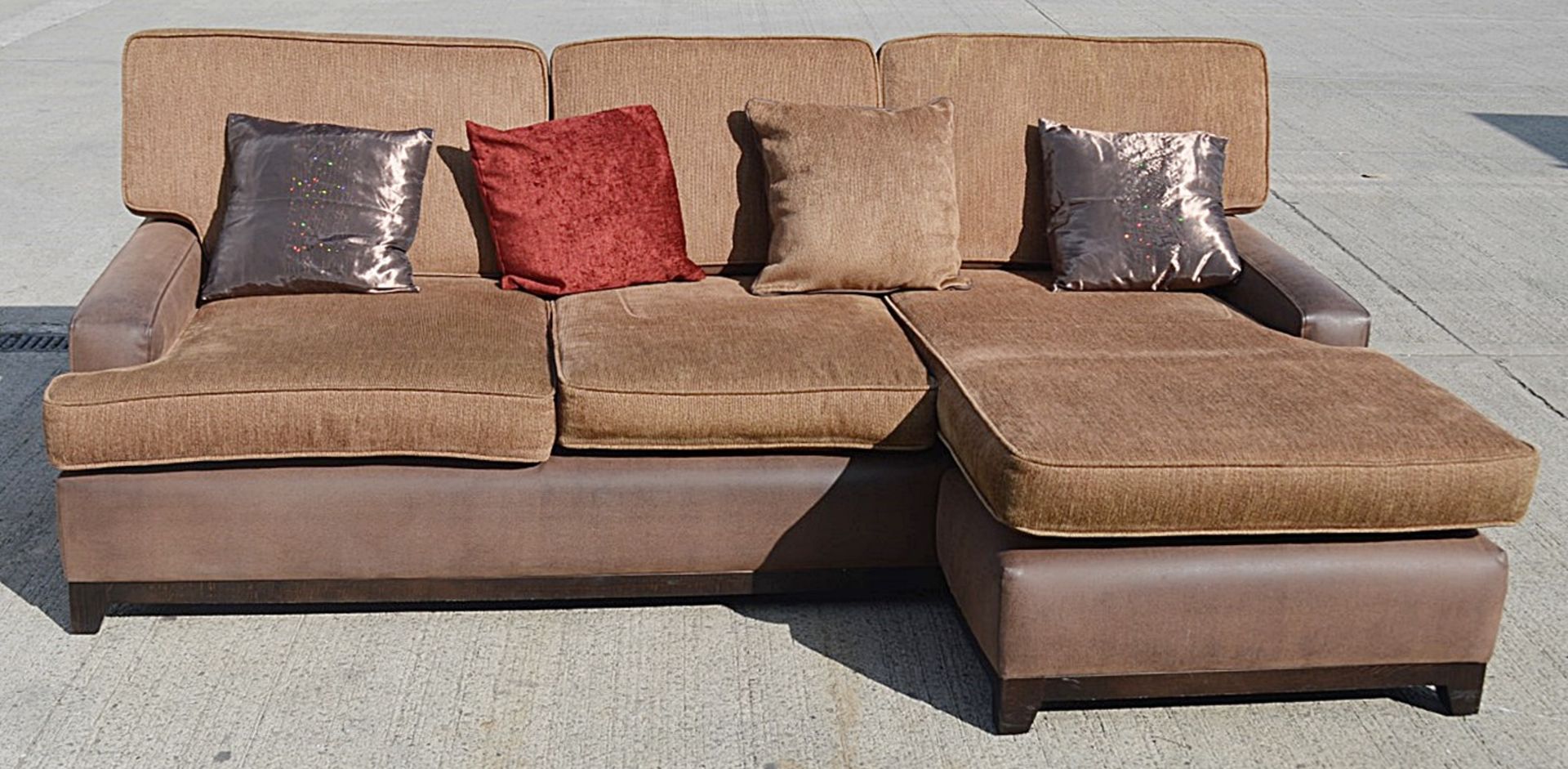 A Pair Of 2.5 Metre Wide Corner Sofas - Dimensions: W250 x D155 x D90cm / Seat Height 47cm - - Image 13 of 21