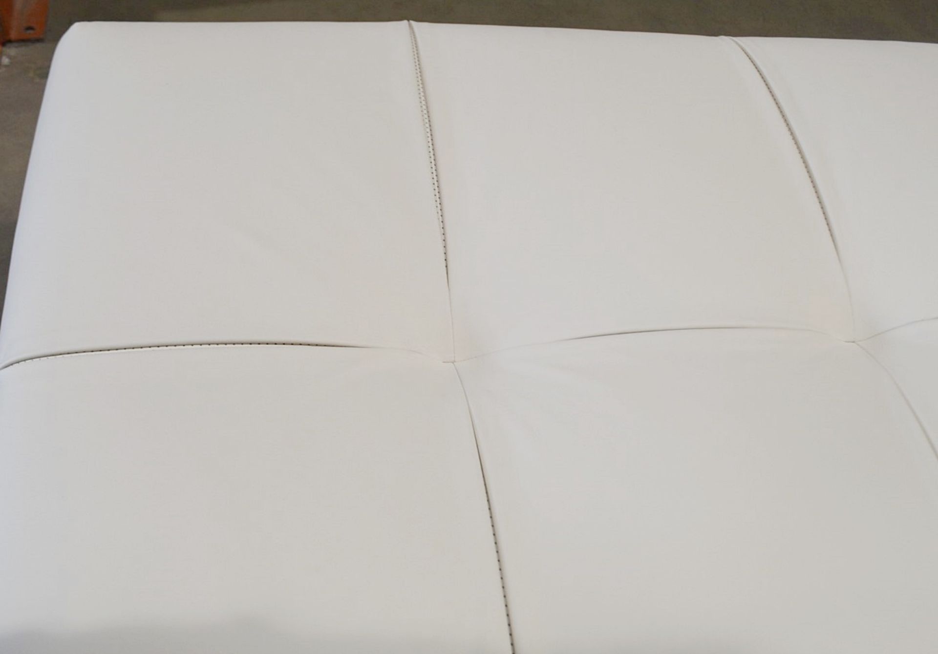 1 x B&B ITALIA 'Tufty Time' Designer Genuine Leather Ottoman In White - Designed By Patricia - Image 5 of 7