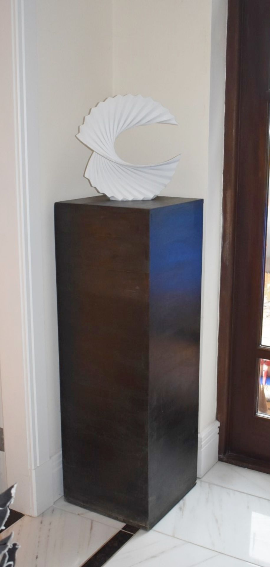 Pair of Tall Wooden Gallery Display Plinths With a Dark Wooden Finish - Ideal For The home, Art - Image 3 of 3