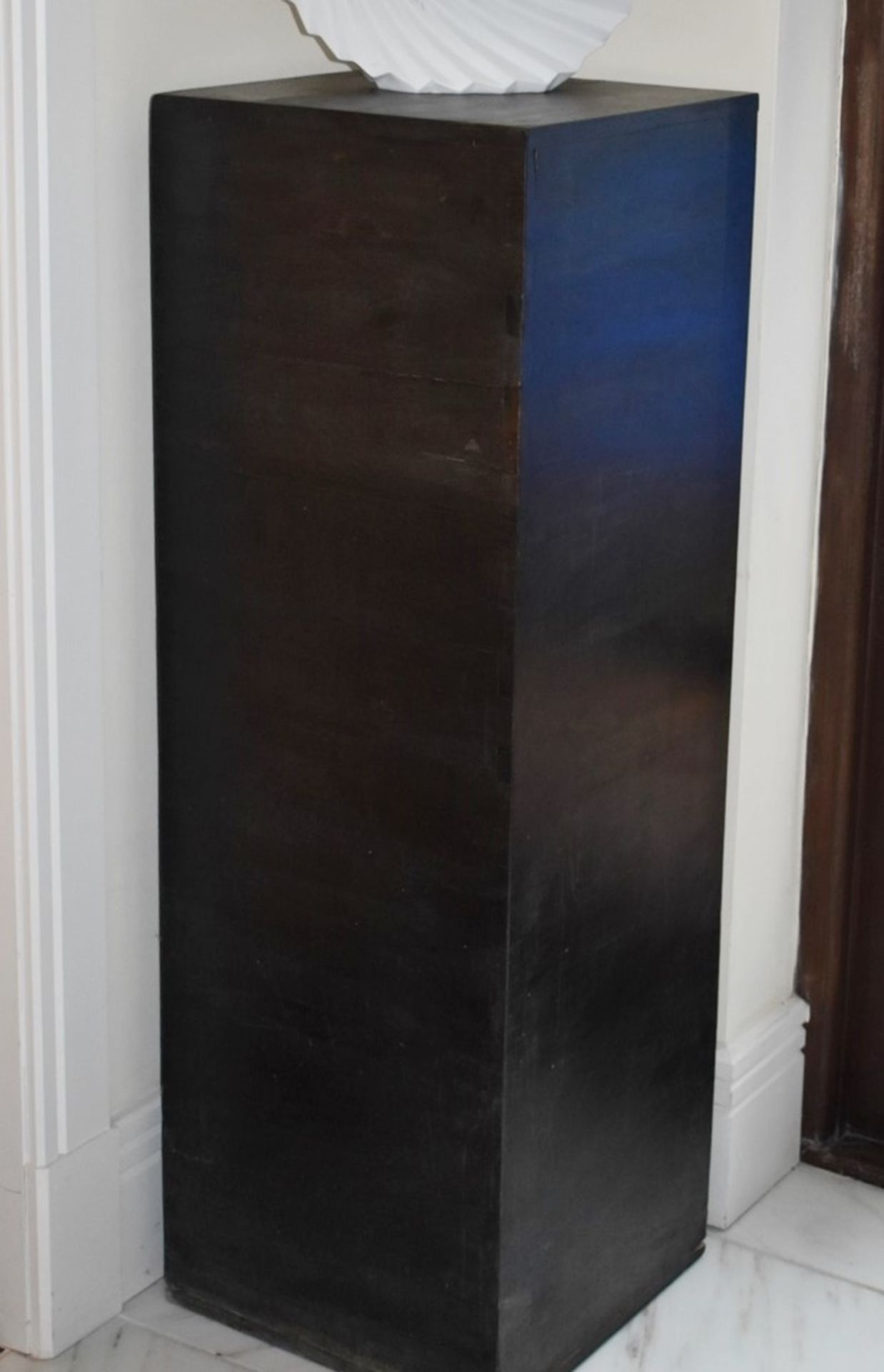 Pair of Tall Wooden Gallery Display Plinths With a Dark Wooden Finish - Ideal For The home, Art - Image 2 of 3